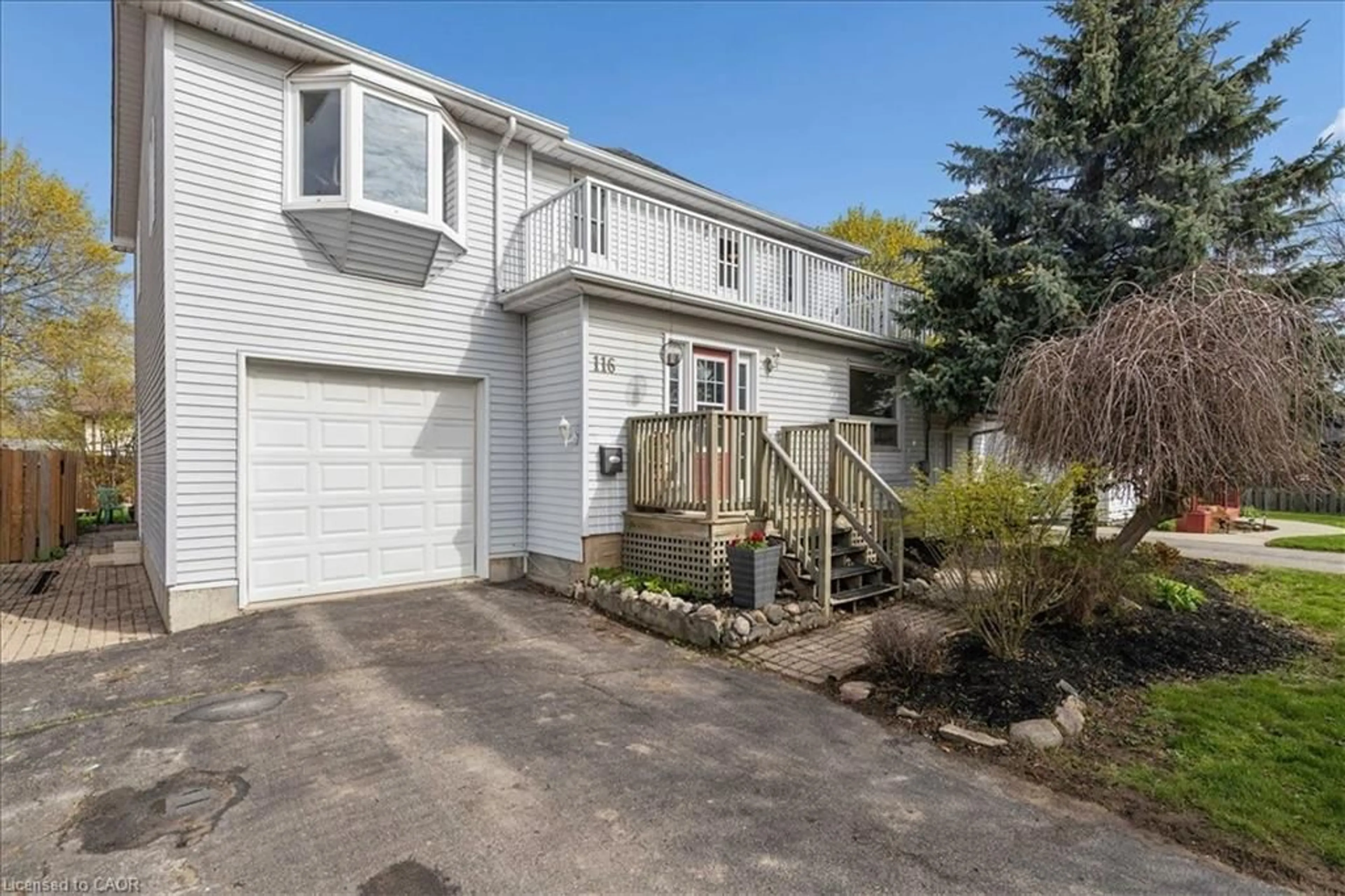 A pic from outside/outdoor area/front of a property/back of a property/a pic from drone, street for 116 Emma St, Guelph Ontario N1E 1T8