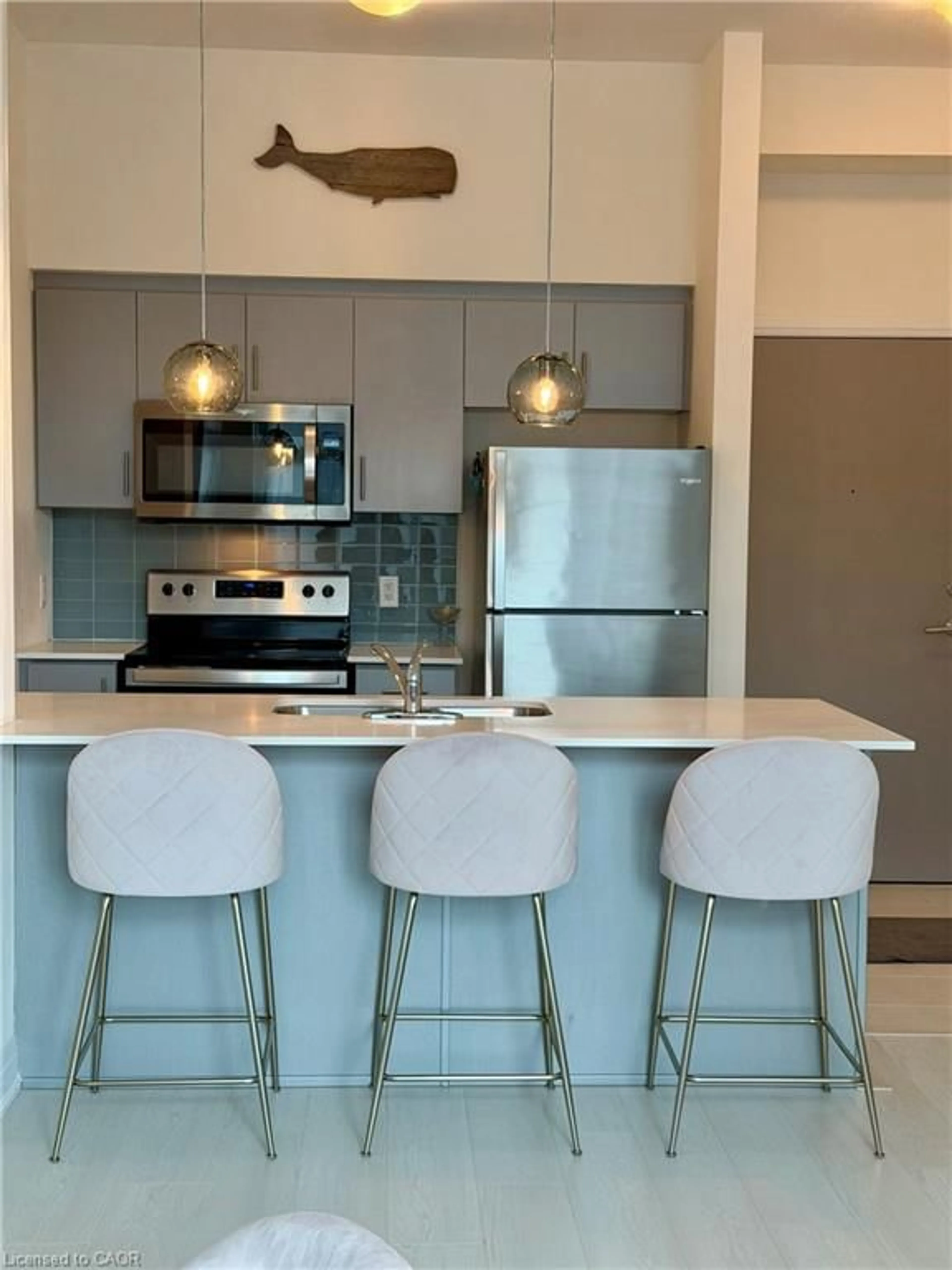 Open concept kitchen, unknown for 16 Concord Pl #648, Grimsby Ontario L3M 0J1