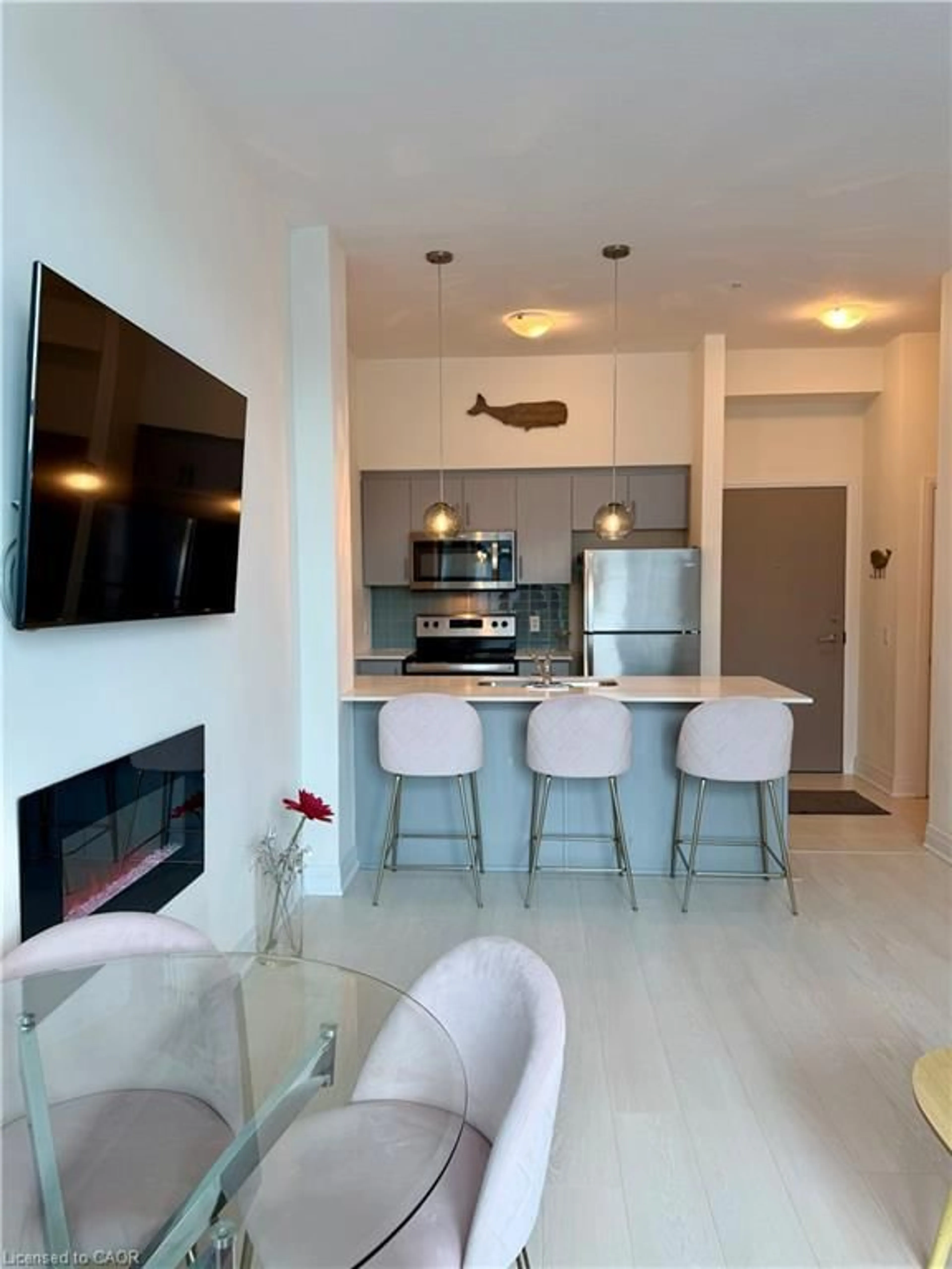 Open concept kitchen, unknown for 16 Concord Pl #648, Grimsby Ontario L3M 0J1