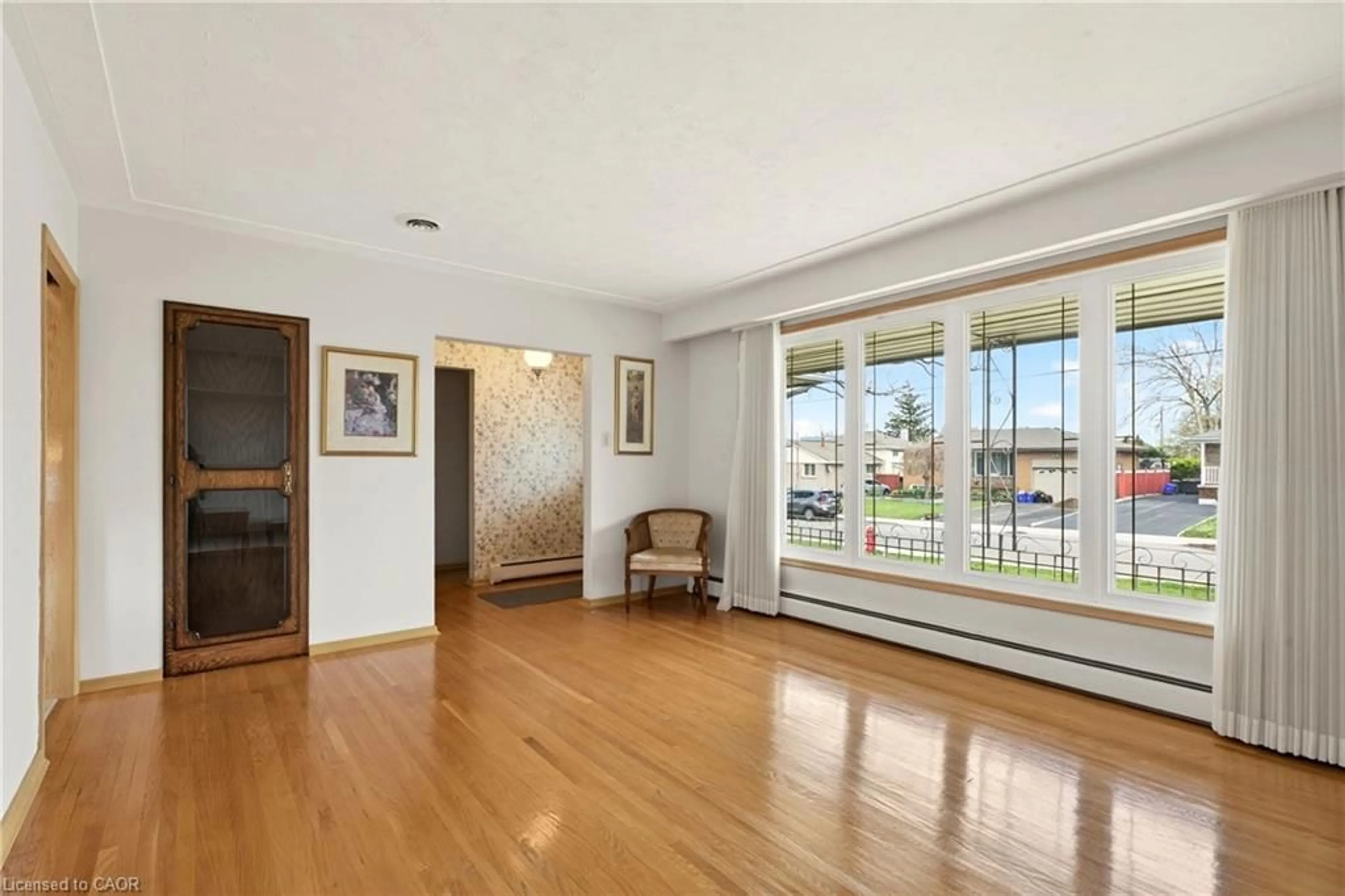 Unknown for 8 Lorraine Dr, Hamilton Ontario L8T 3R7
