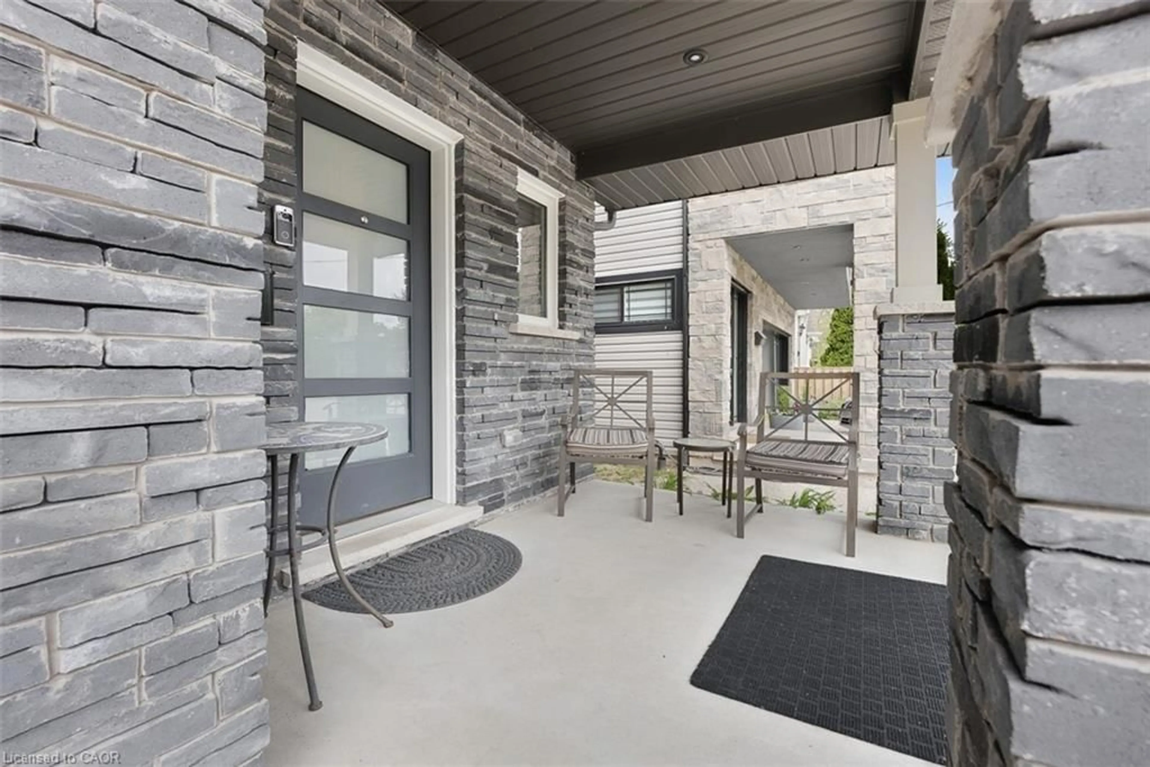 Unknown for 77 B Broadway Ave, St. Catharines Ontario L2M 7Y3