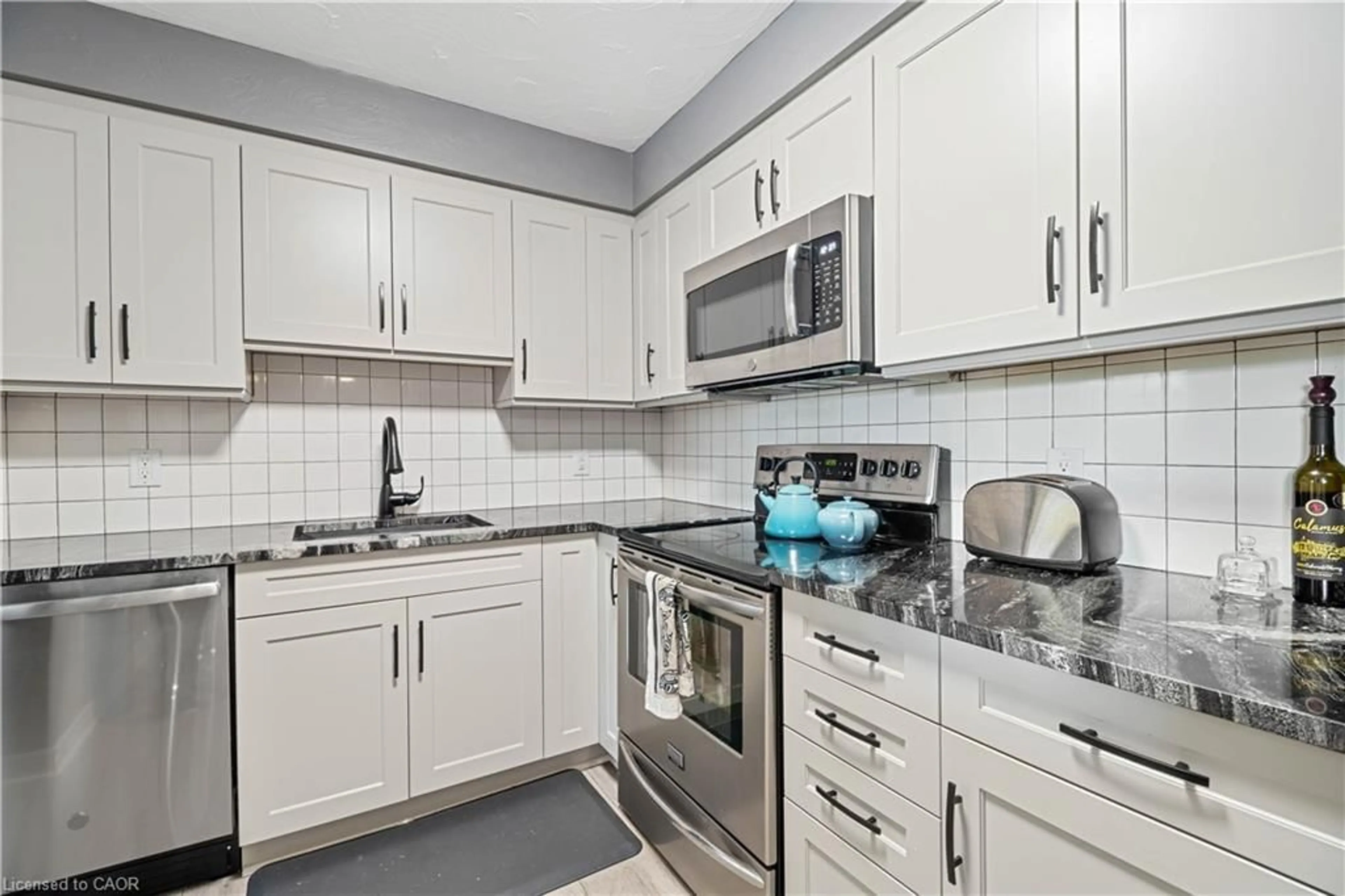 Standard kitchen, ceramic/tile floor for 78 Welland St #302, Thorold Ontario L2V 2C1