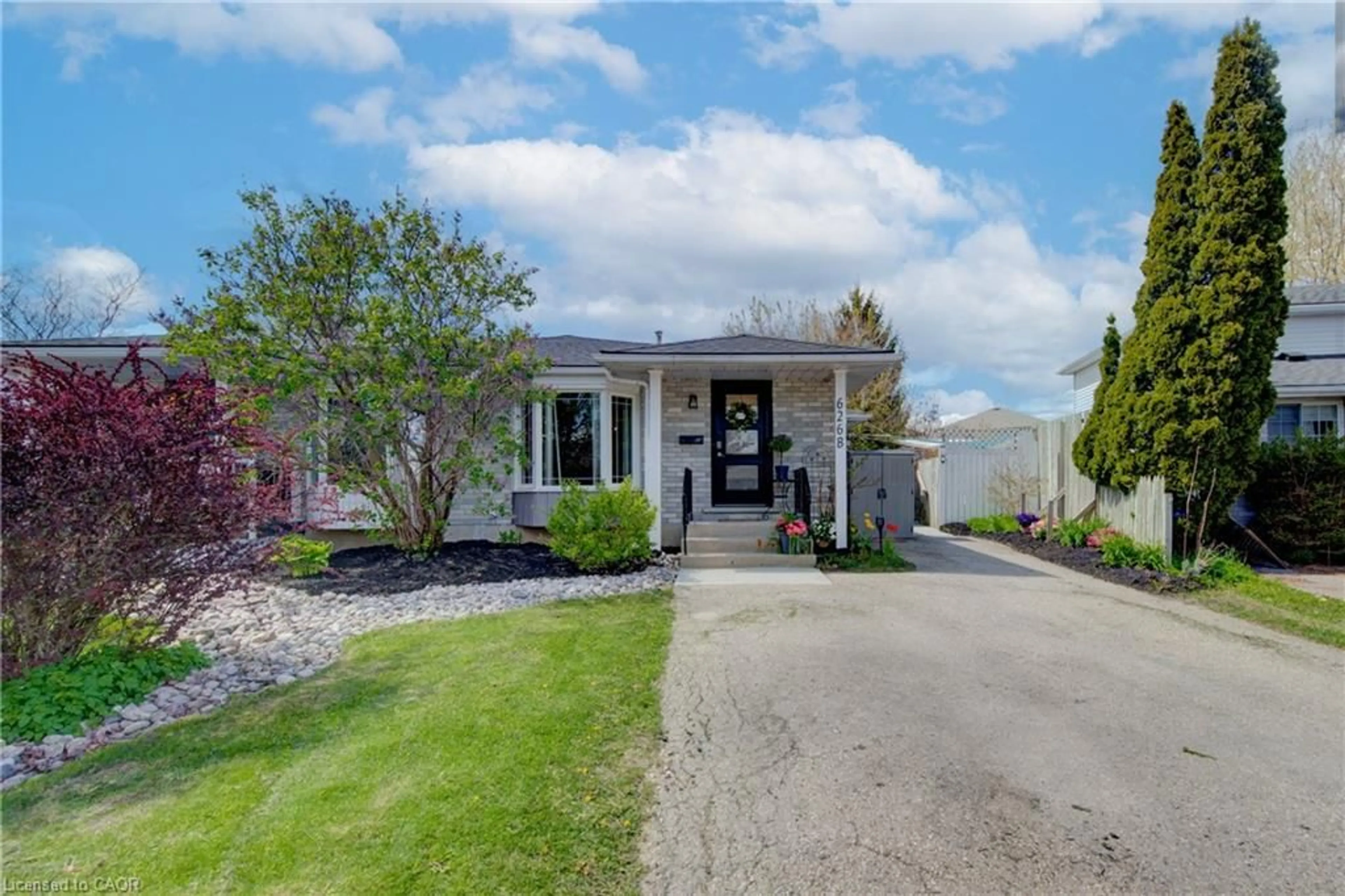 Unknown for 626 Settlersfield Crt #B, Waterloo Ontario N2T 2K6