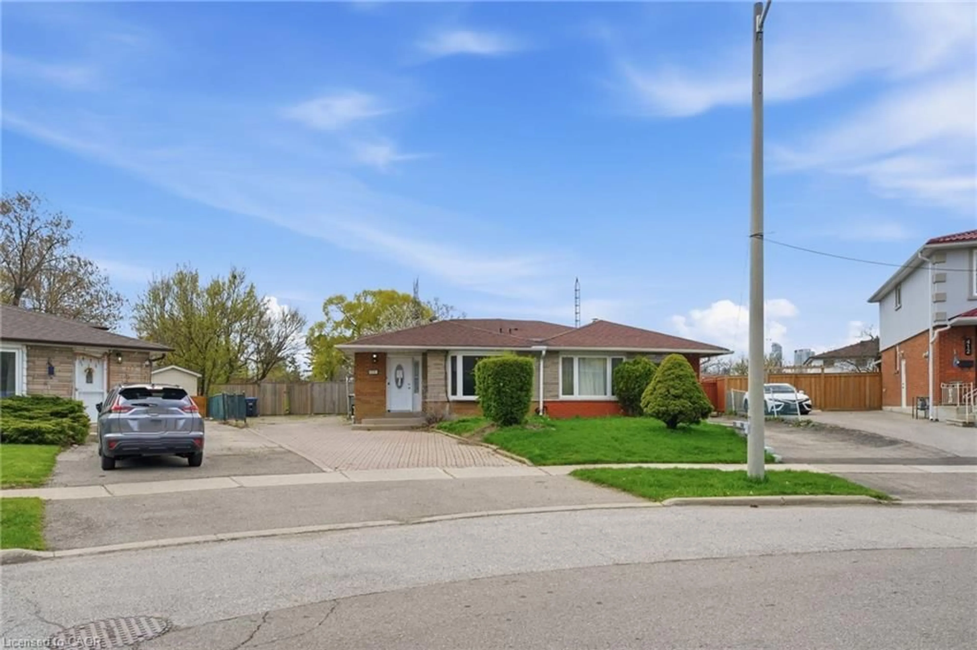 Home with brick exterior material, street for 418 Ginger Downs, Mississauga Ontario L5A 3A7
