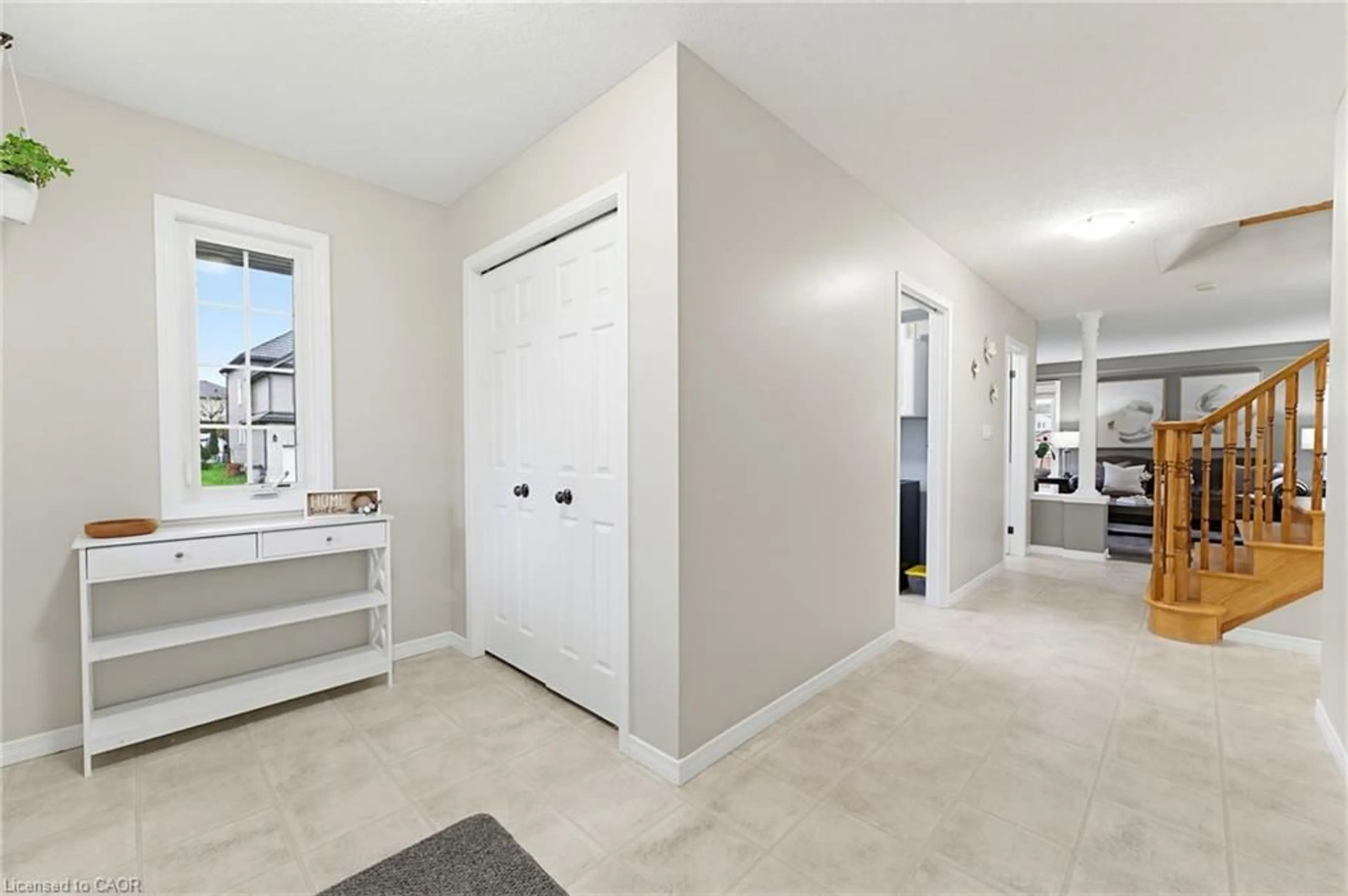 Indoor entryway for 740 Reid Cres, Listowel Ontario N4W 0A2
