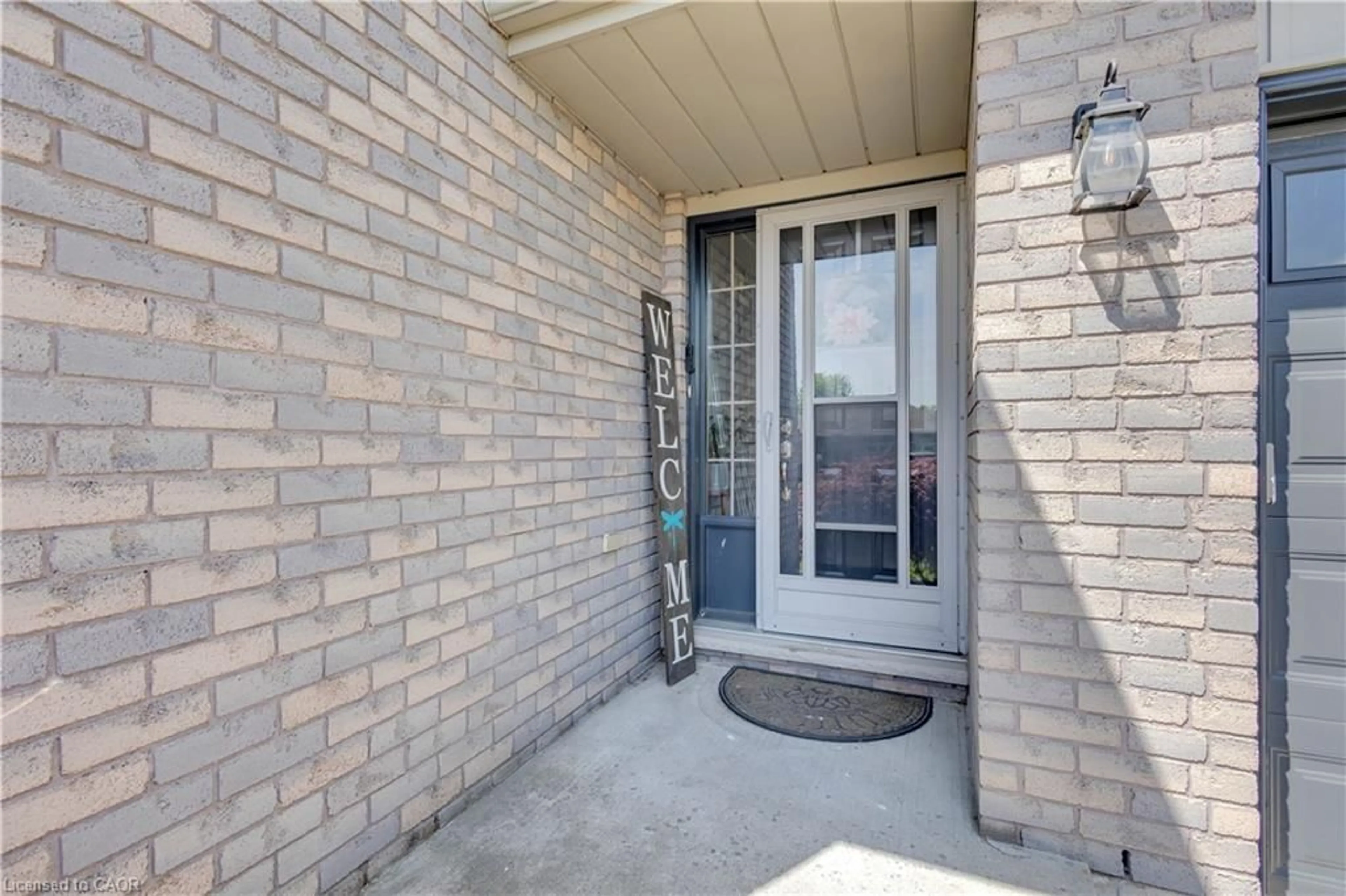Indoor entryway for 47 Sunnyside Dr, St. George Ontario N0E 1N0