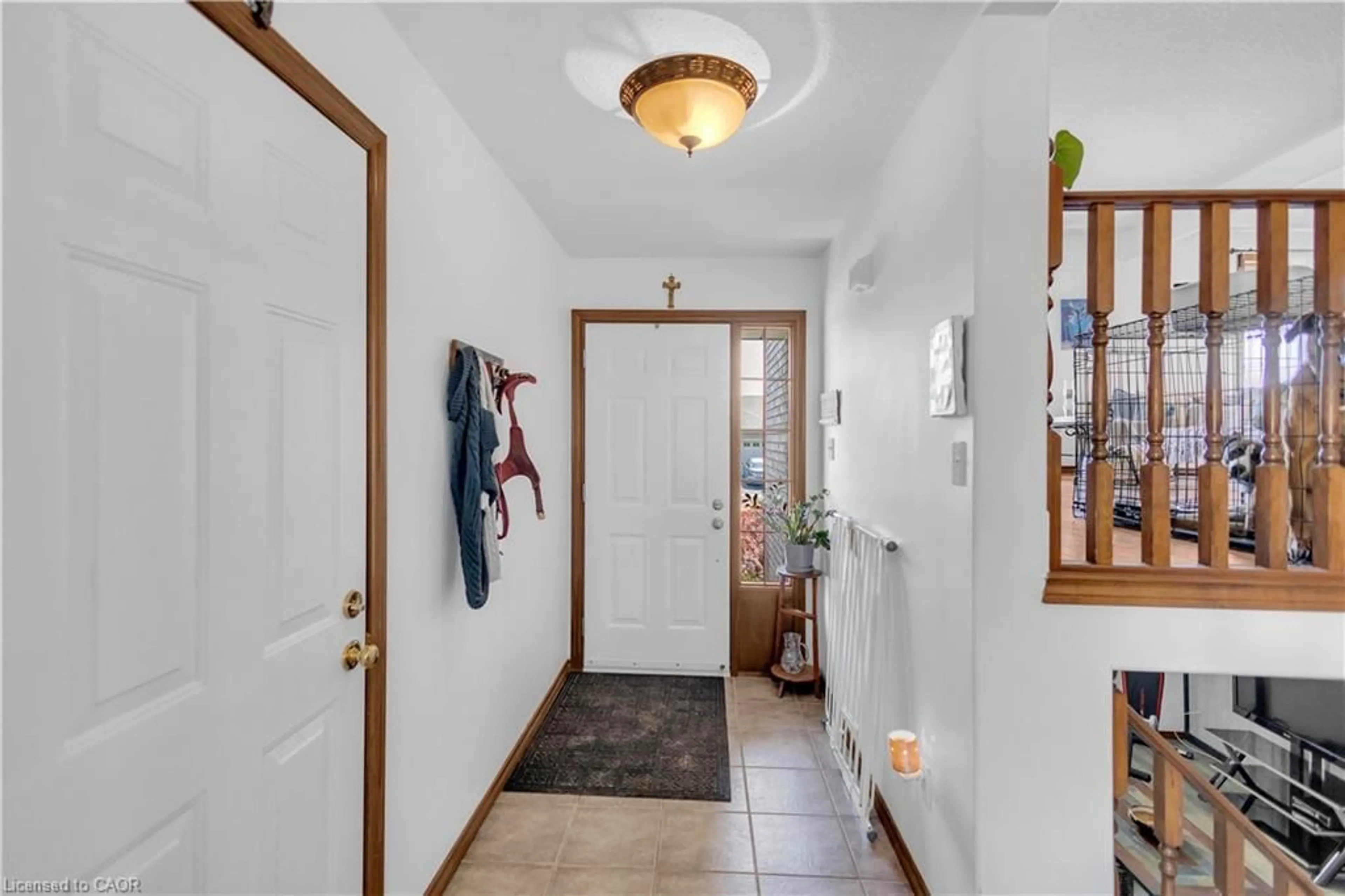 Indoor entryway for 47 Sunnyside Dr, St. George Ontario N0E 1N0