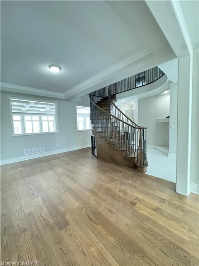 143 Klein Cir, Ancaster 4