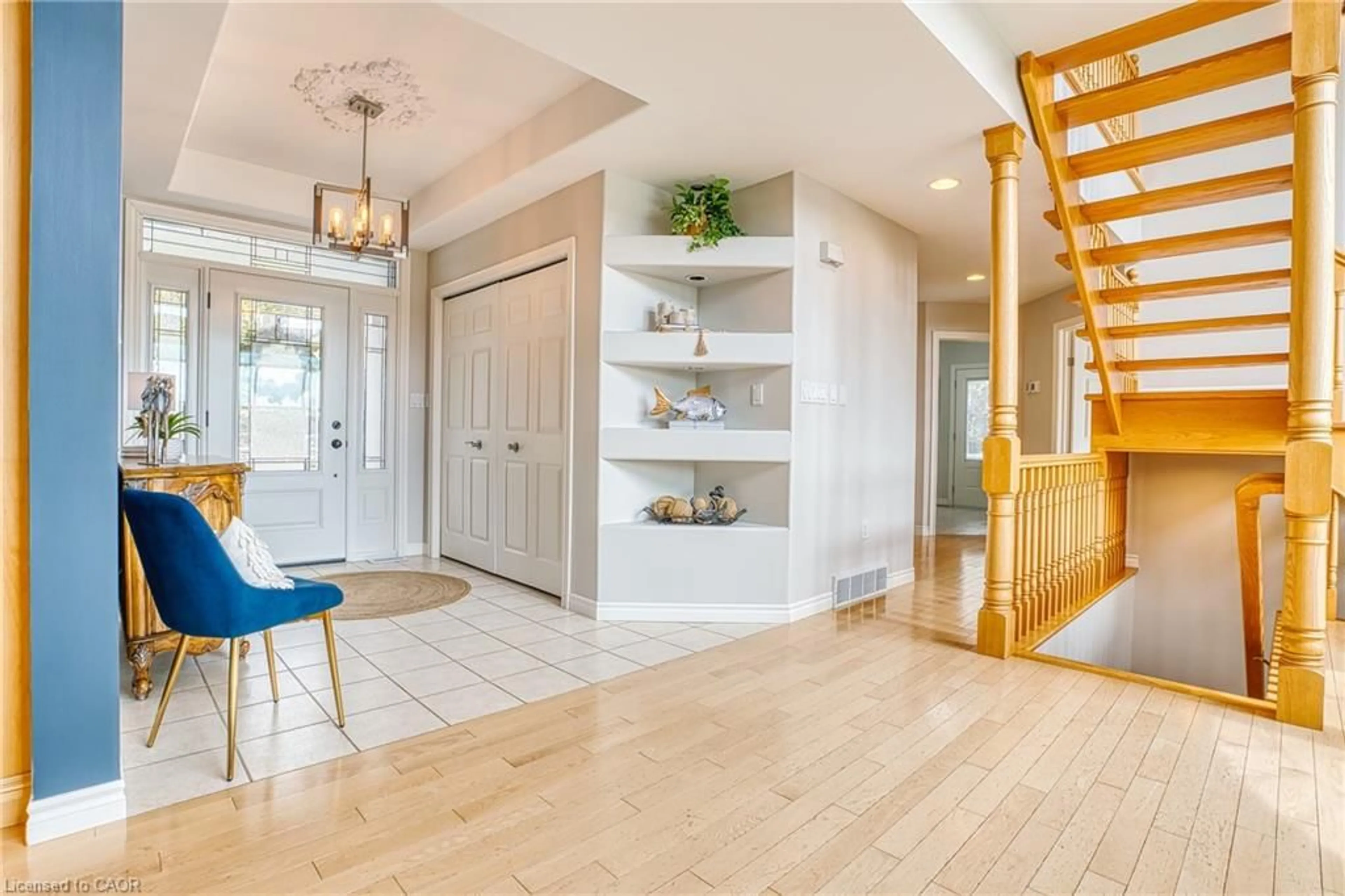 Indoor entryway for 461 Lake Rosalind Rd 4, Hanover Ontario N4N 3B9