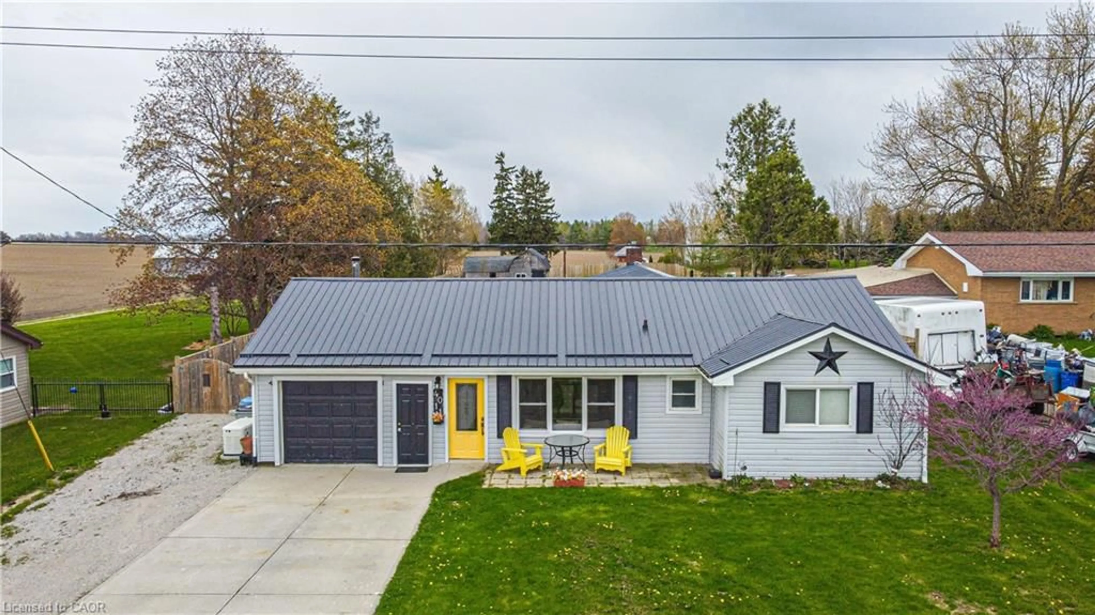 Home with vinyl exterior material, street for 4011 Road 125 Rd, Stratford Ontario N5A 6S6