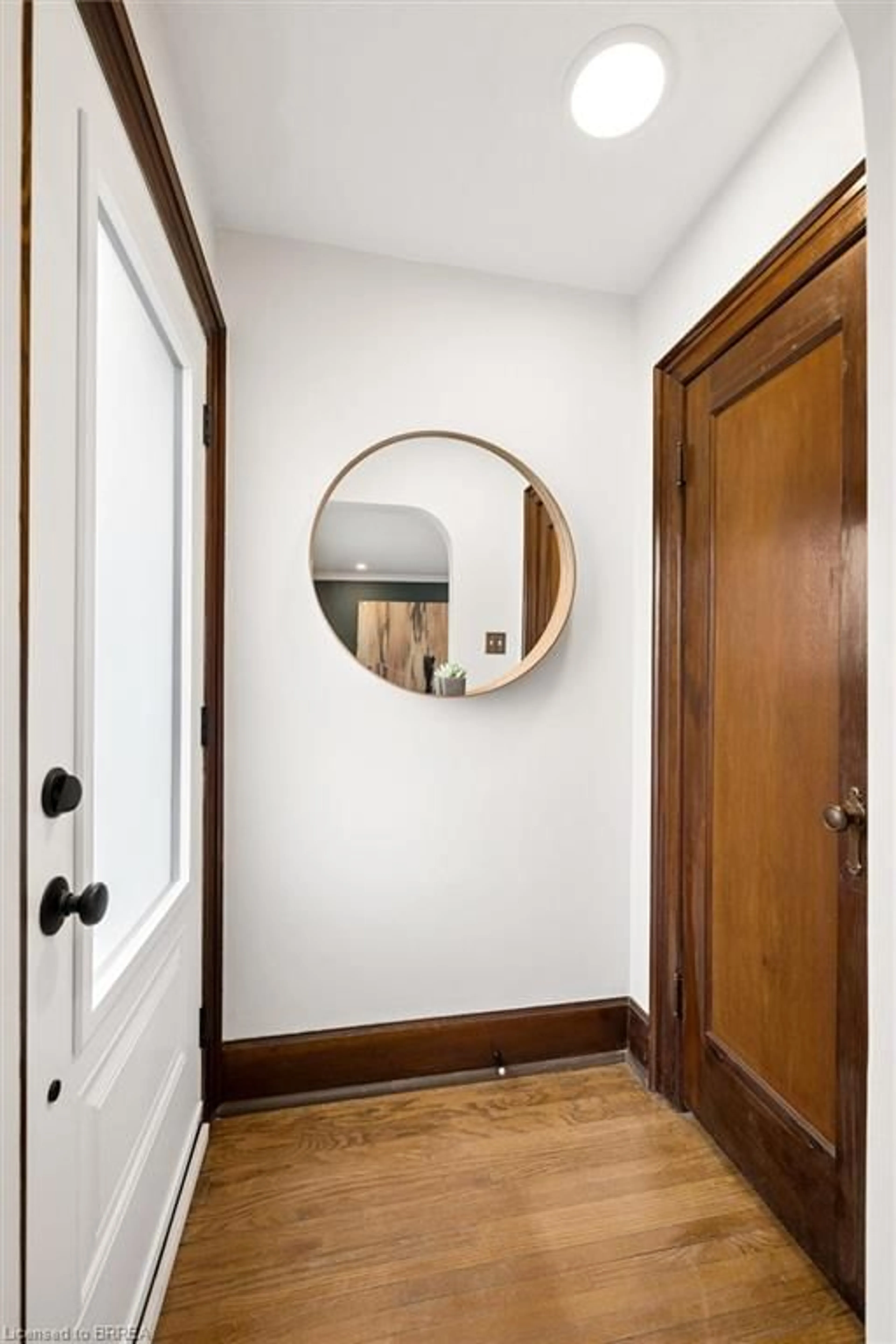 Indoor entryway for 256 Bowman St, Waterloo Ontario N2J 1W5
