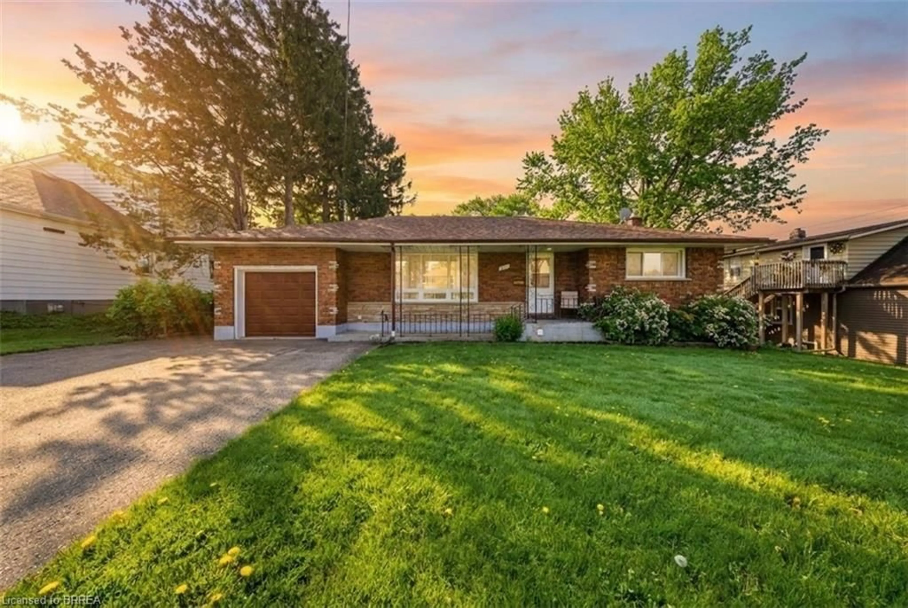 Home with brick exterior material, street for 401 Nelson St, Brantford Ontario N3S 4E9