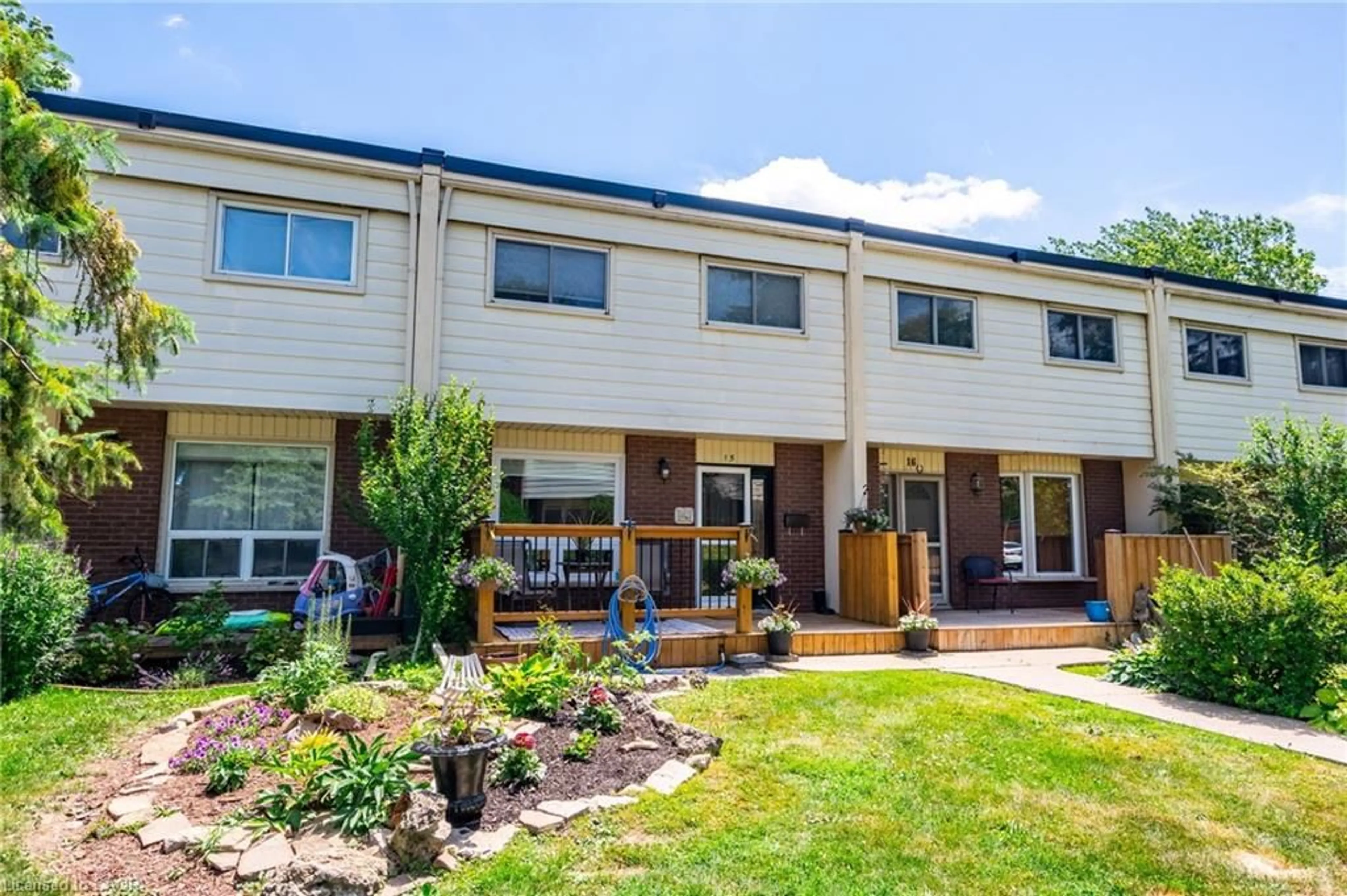 Home with brick exterior material, street for 199 York Rd #15, Dundas Ontario L9H 1M9