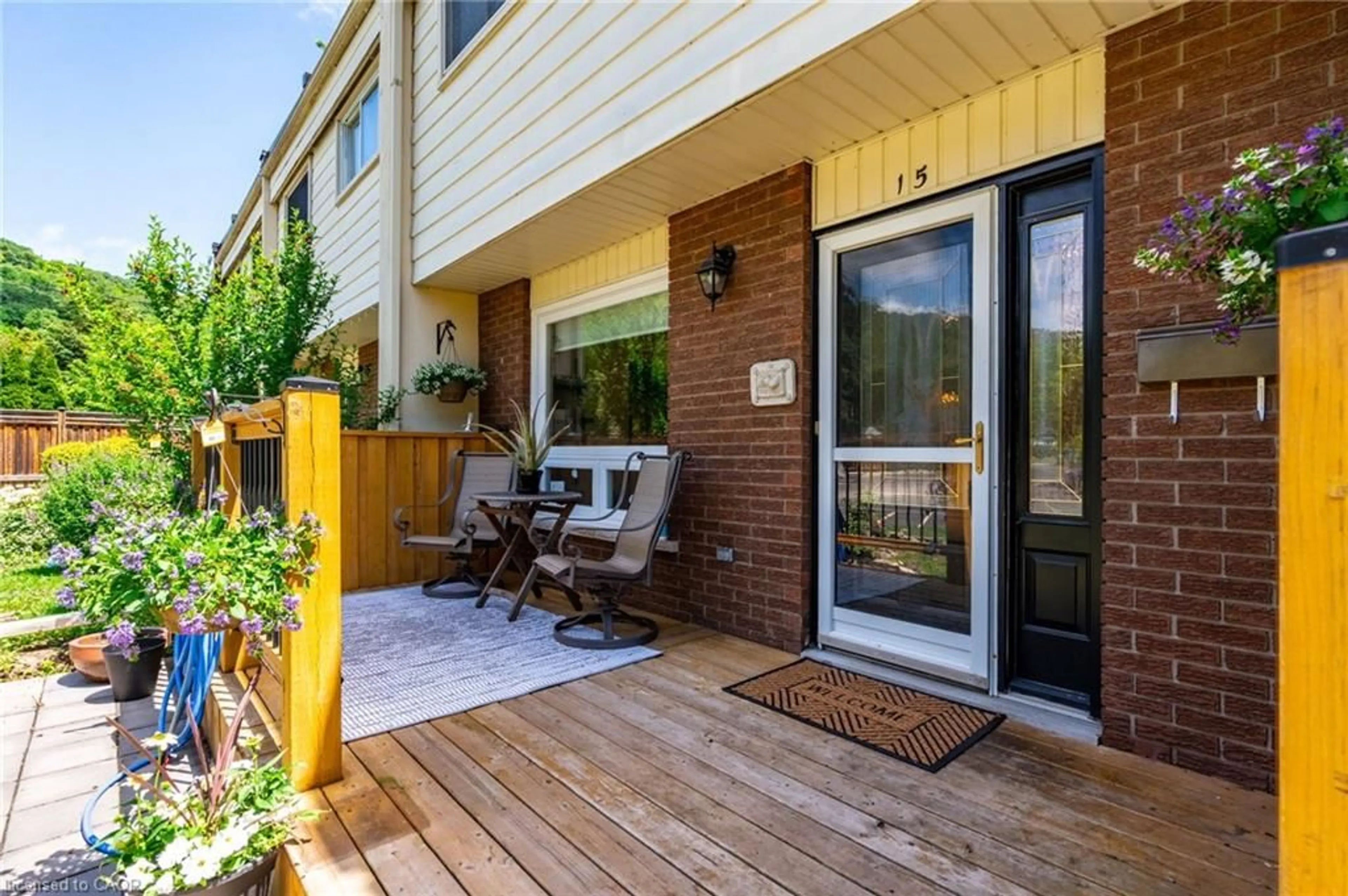 Patio, street for 199 York Rd #15, Dundas Ontario L9H 1M9