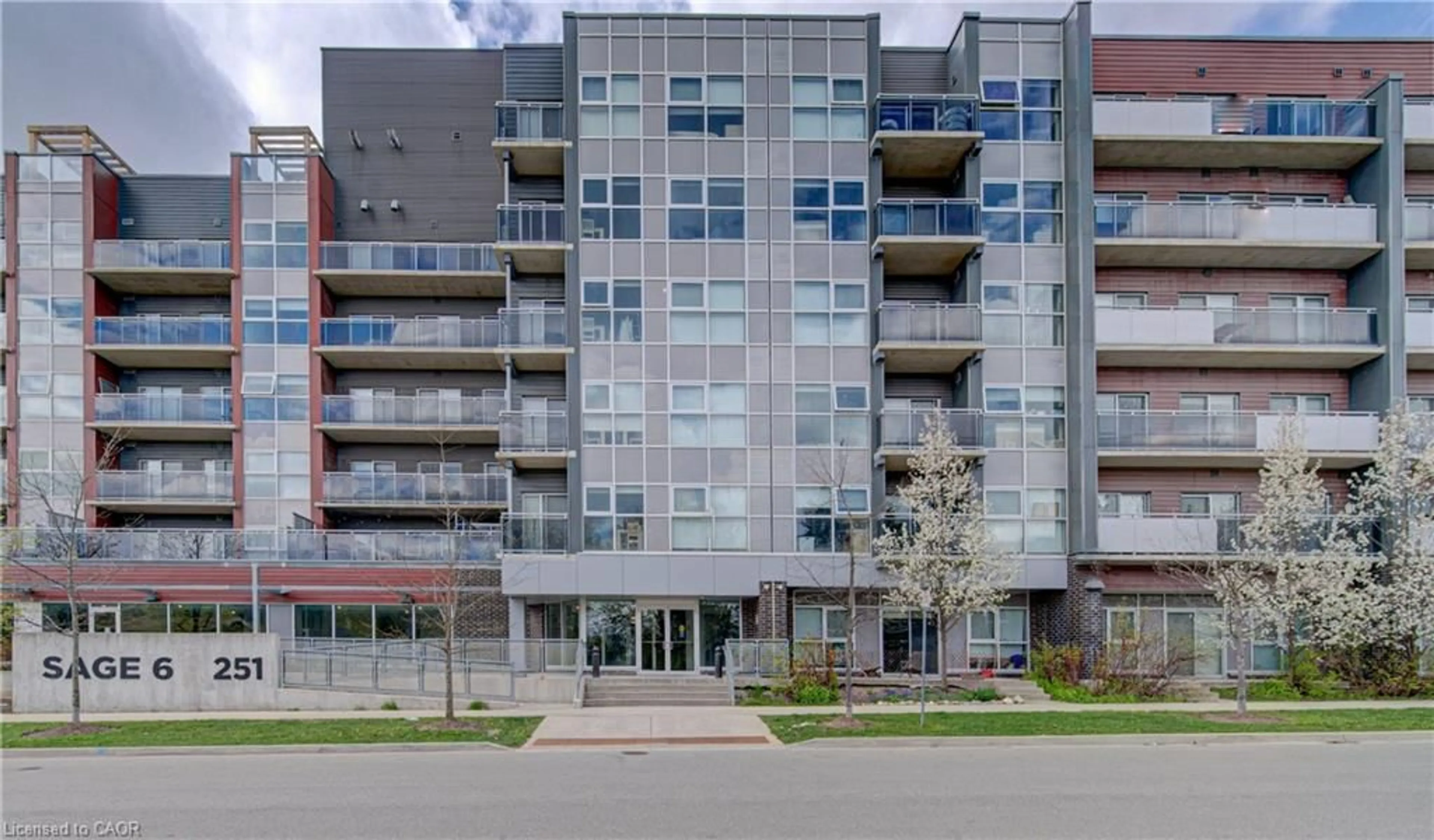 Patio, building for 251 Hemlock St #208, Waterloo Ontario N2L 0H2