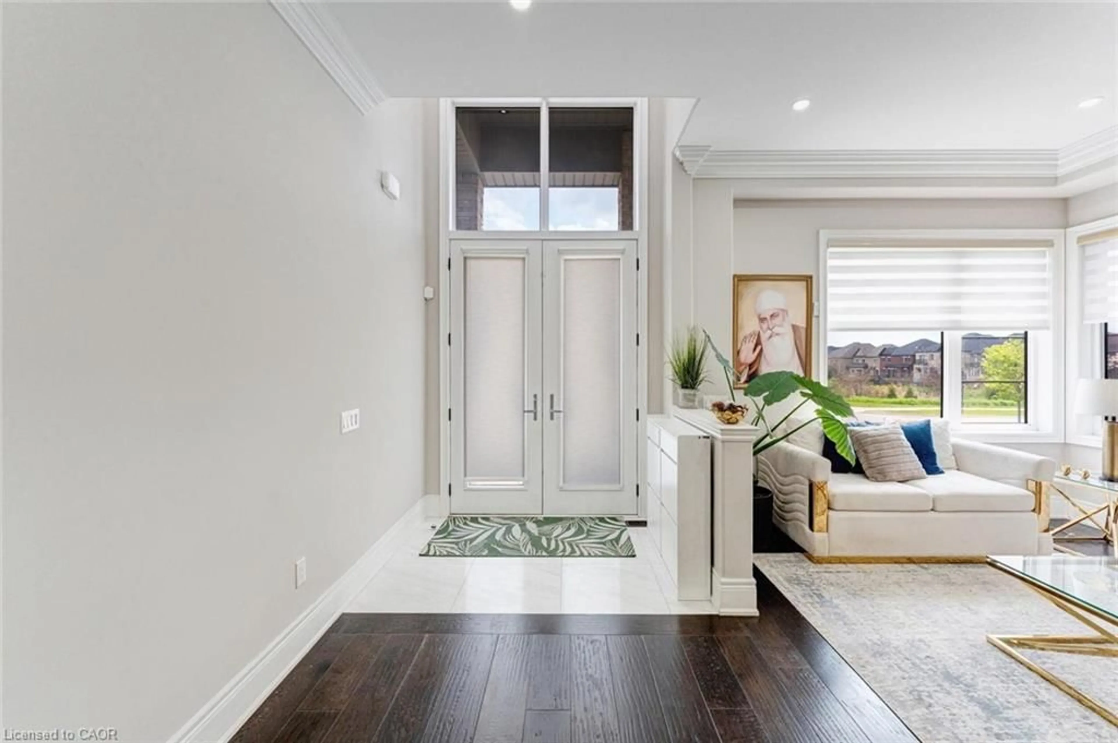 Indoor entryway for 8 Settlers Field Rd, Brampton Ontario L6X 5P2