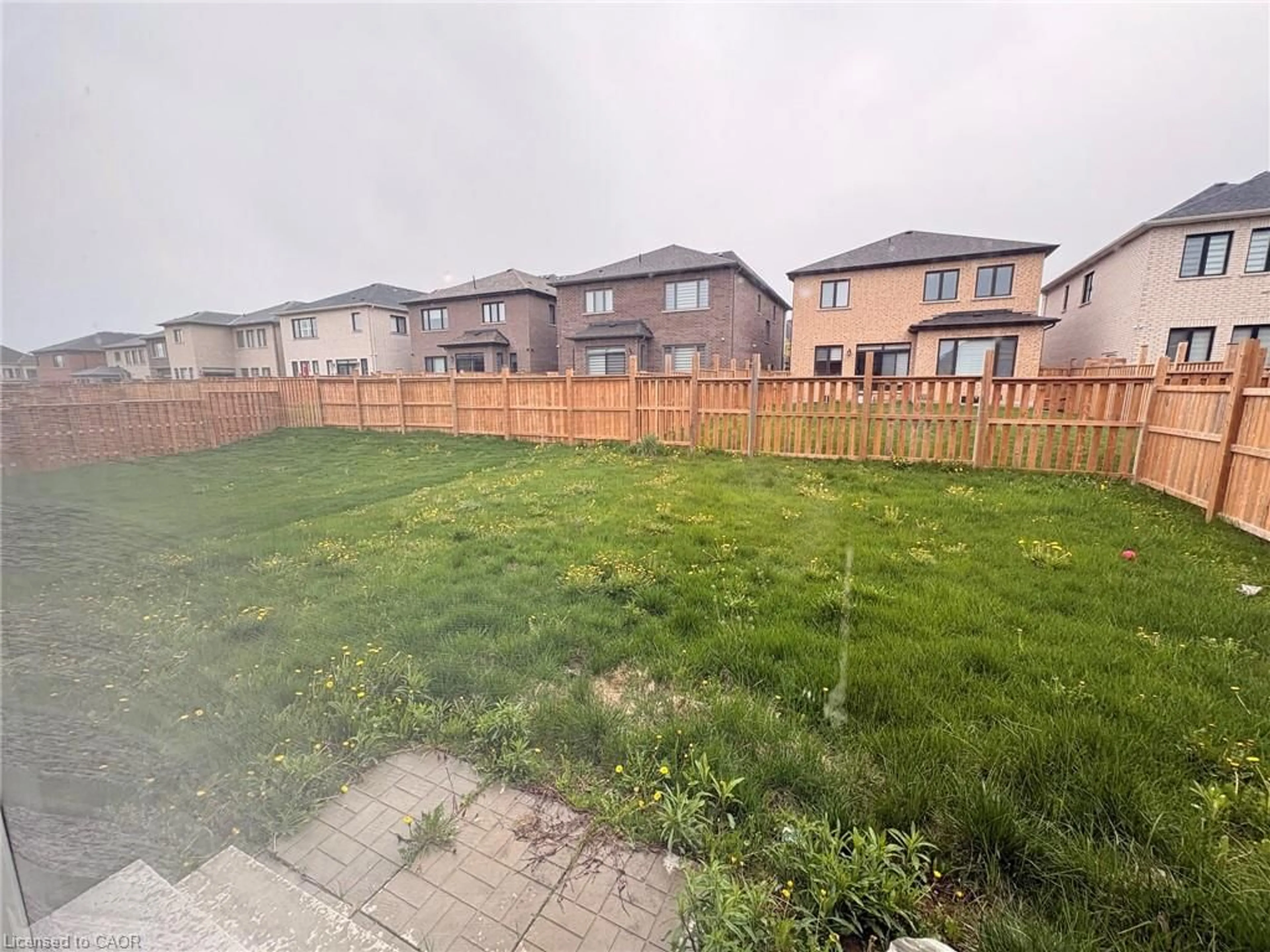 A pic from outside/outdoor area/front of a property/back of a property/a pic from drone, street for 1079 Edinburgh Dr, Woodstock Ontario N4T 0M5