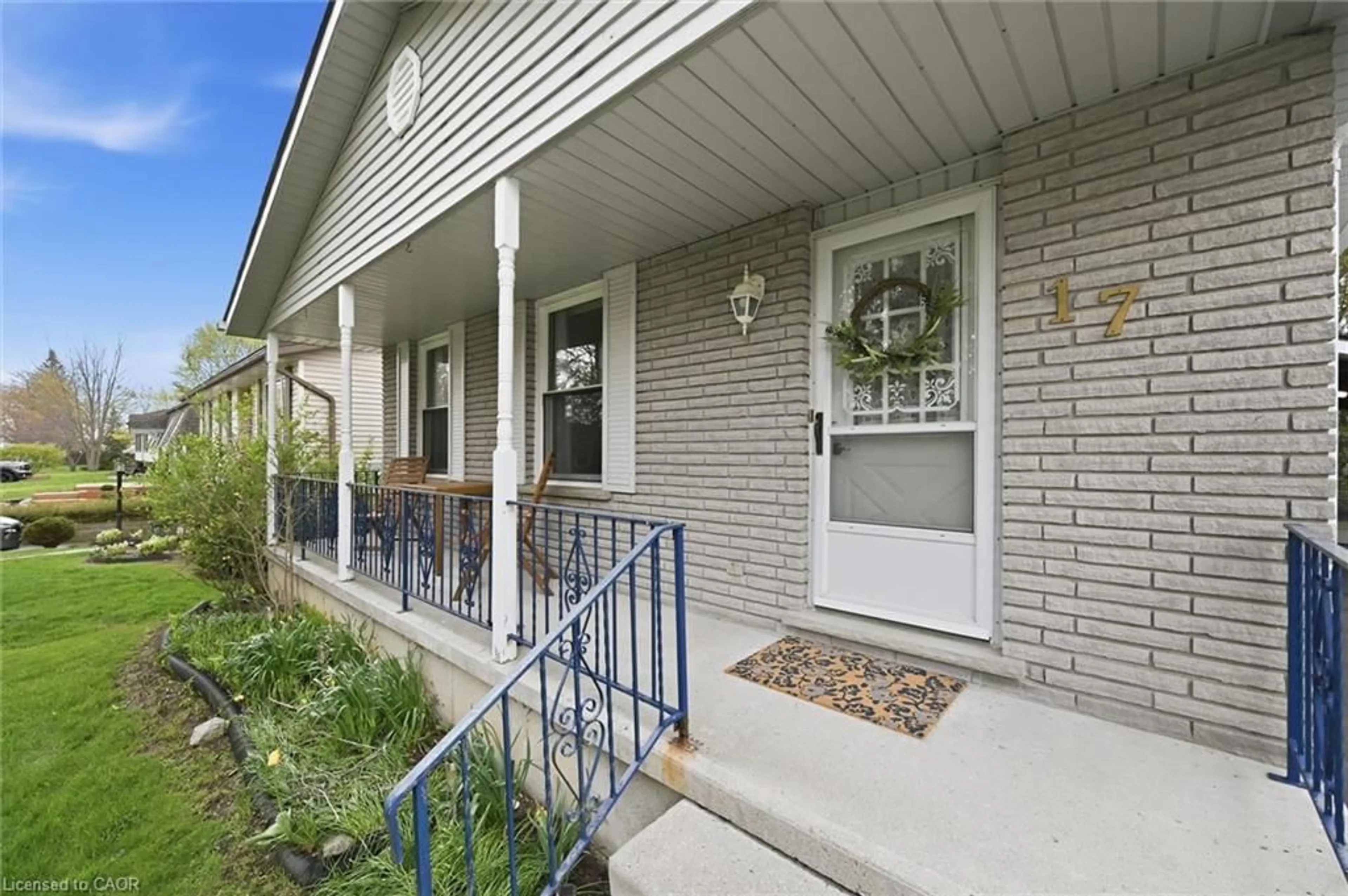 Patio, street for 17 Richardson Dr, Port Dover Ontario N0A 1N4