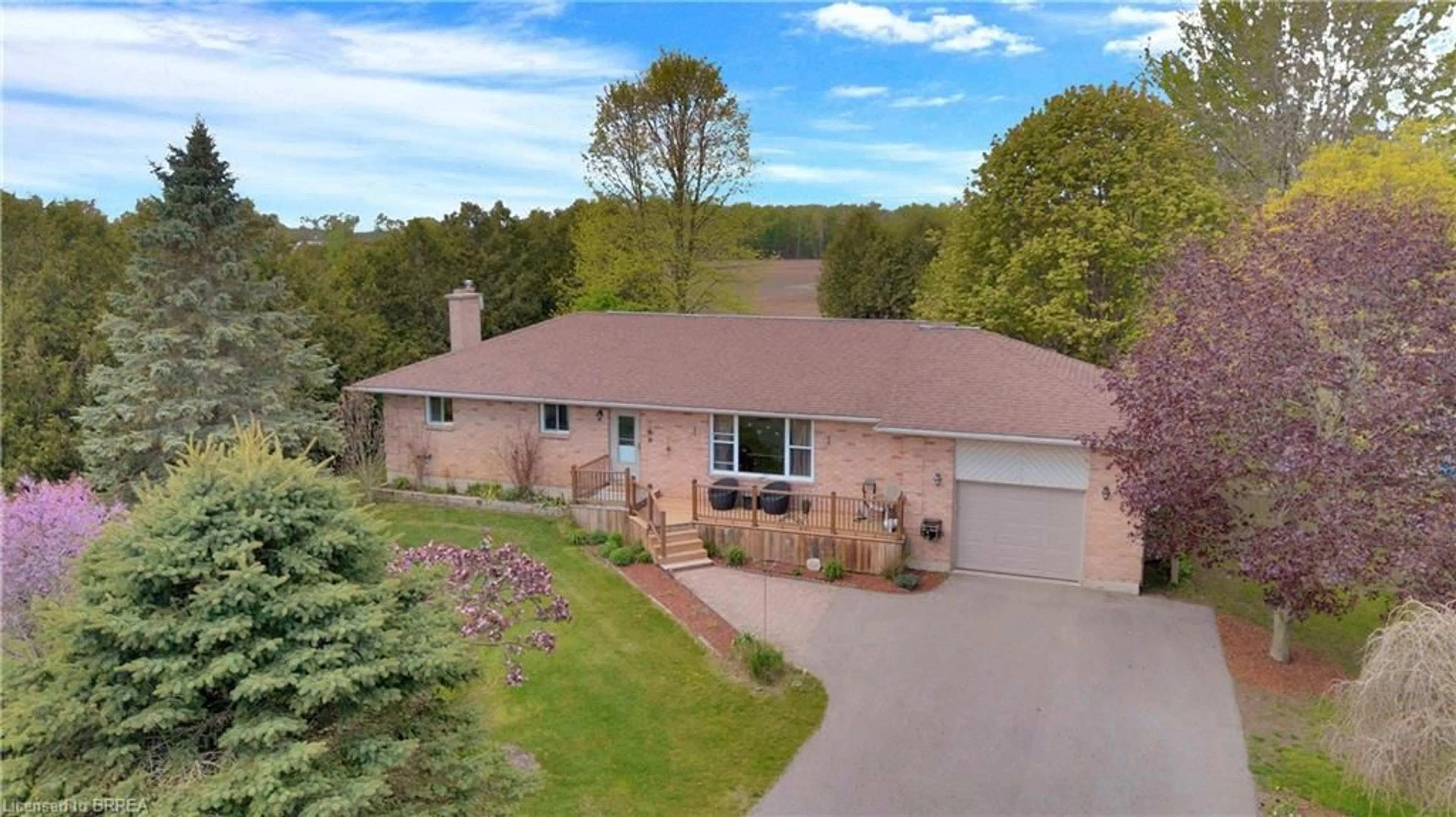 A pic from outside/outdoor area/front of a property/back of a property/a pic from drone, water/lake/river/ocean view for 2221 1st Conc Rd St, Delhi Ontario N4B 2W4