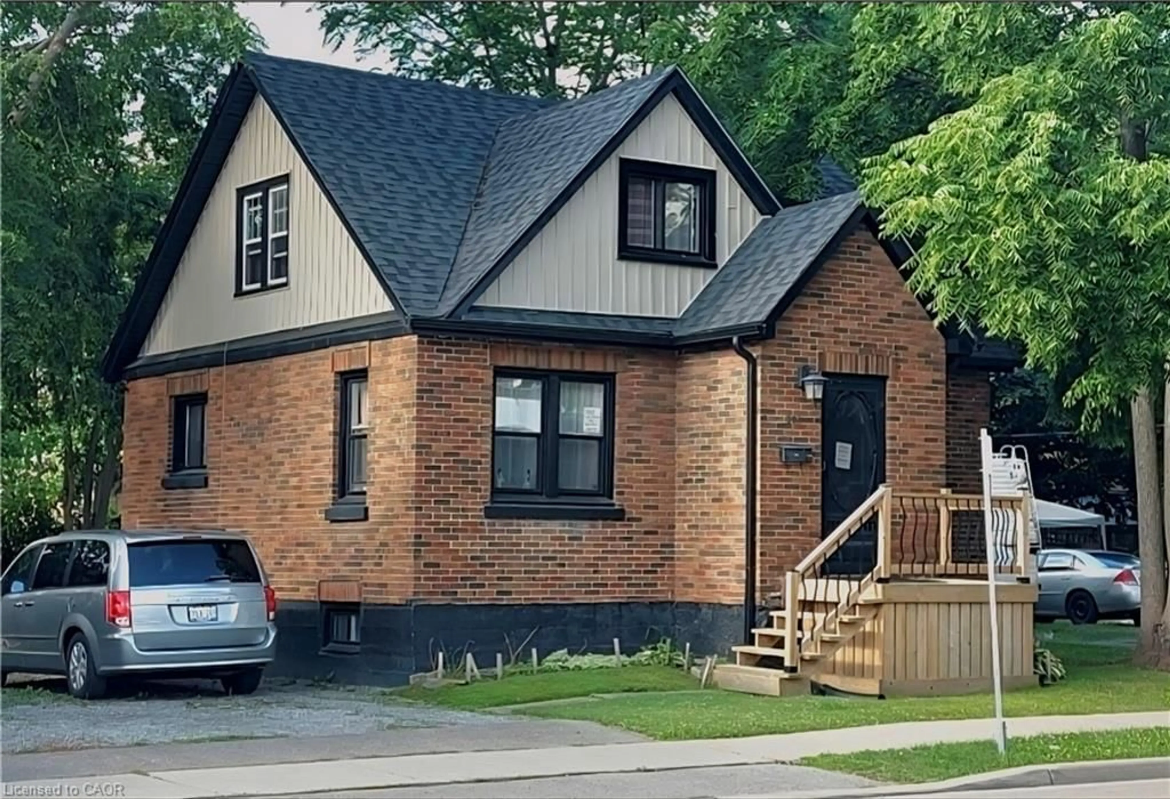 Home with brick exterior material, street for 206 Robinson St, Simcoe Ontario N3Y 1X3
