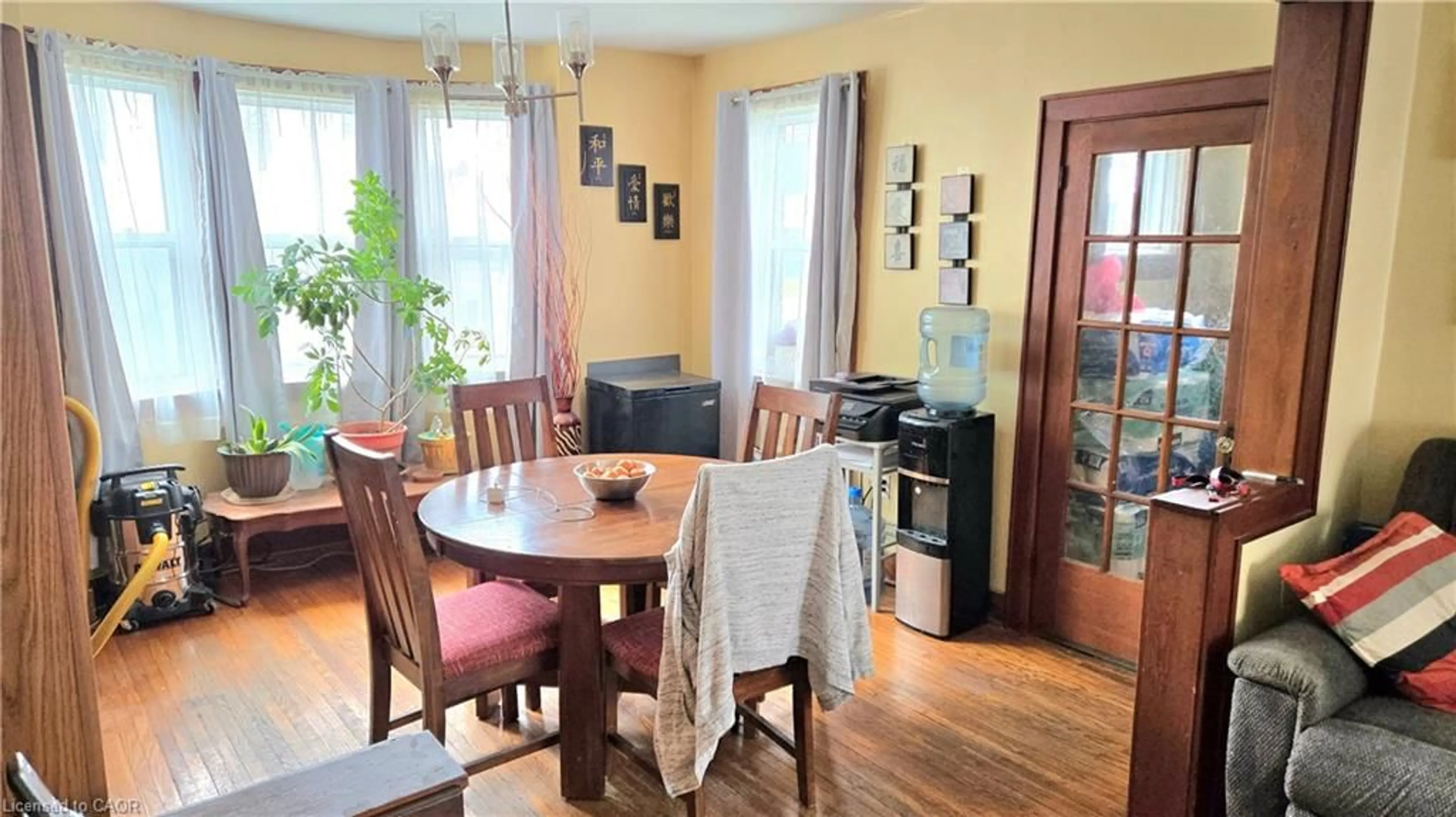 Dining room, wood/laminate floor for 206 Robinson St, Simcoe Ontario N3Y 1X3