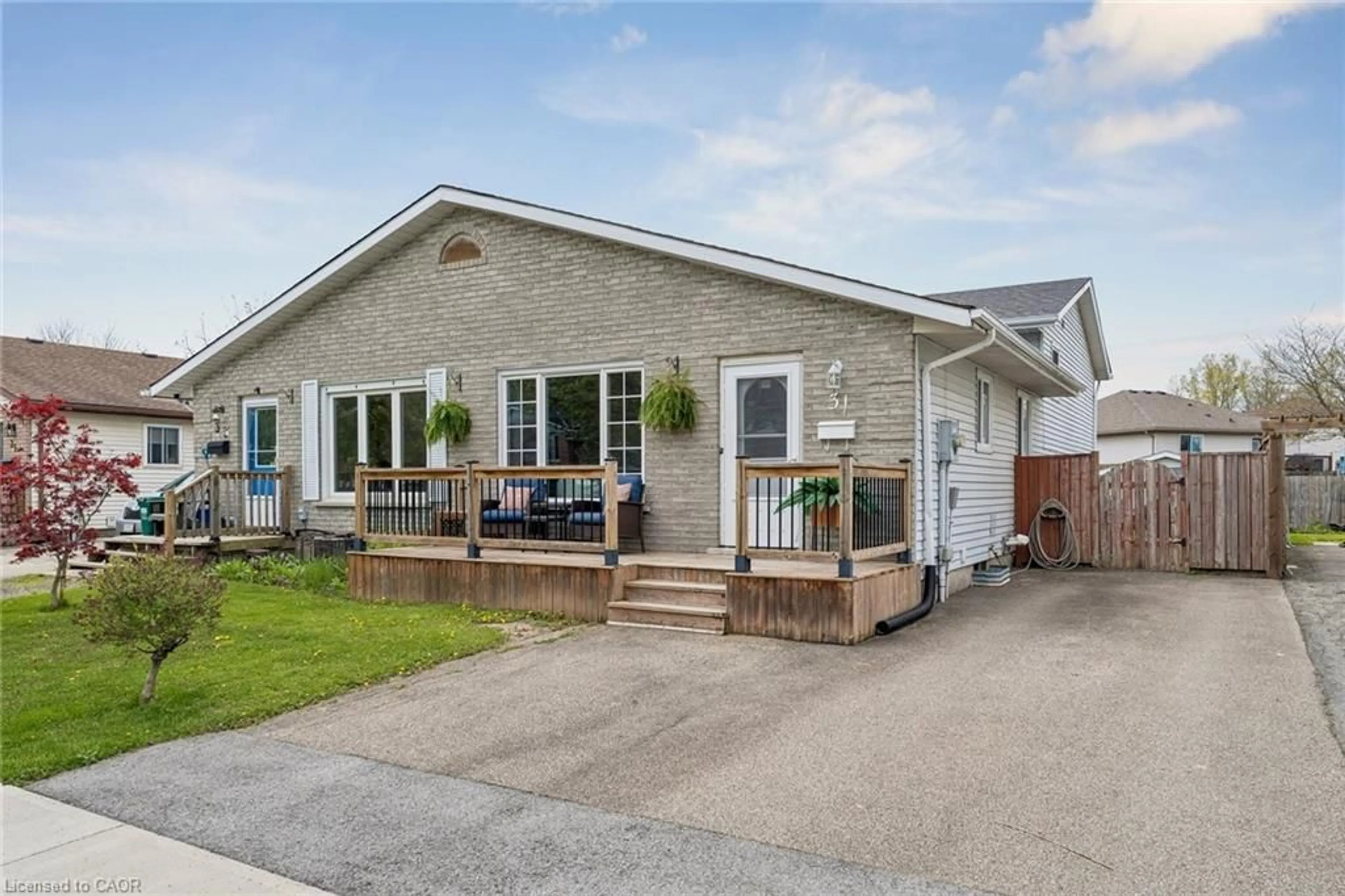 Unknown for 31 Mayfair Dr, Welland Ontario L3C 7A2