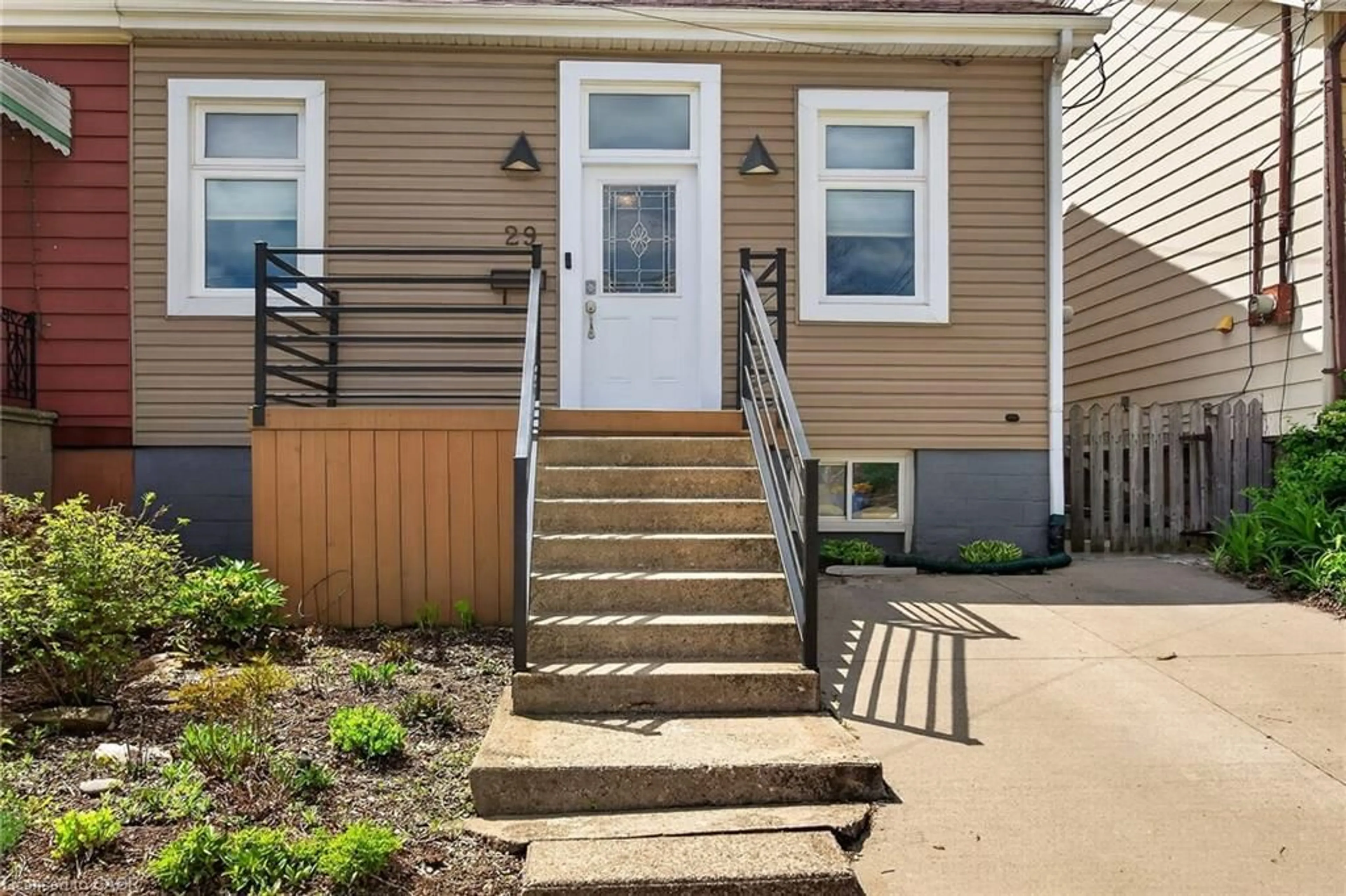 Unknown for 29 Mill St, Hamilton Ontario L8R 2E2