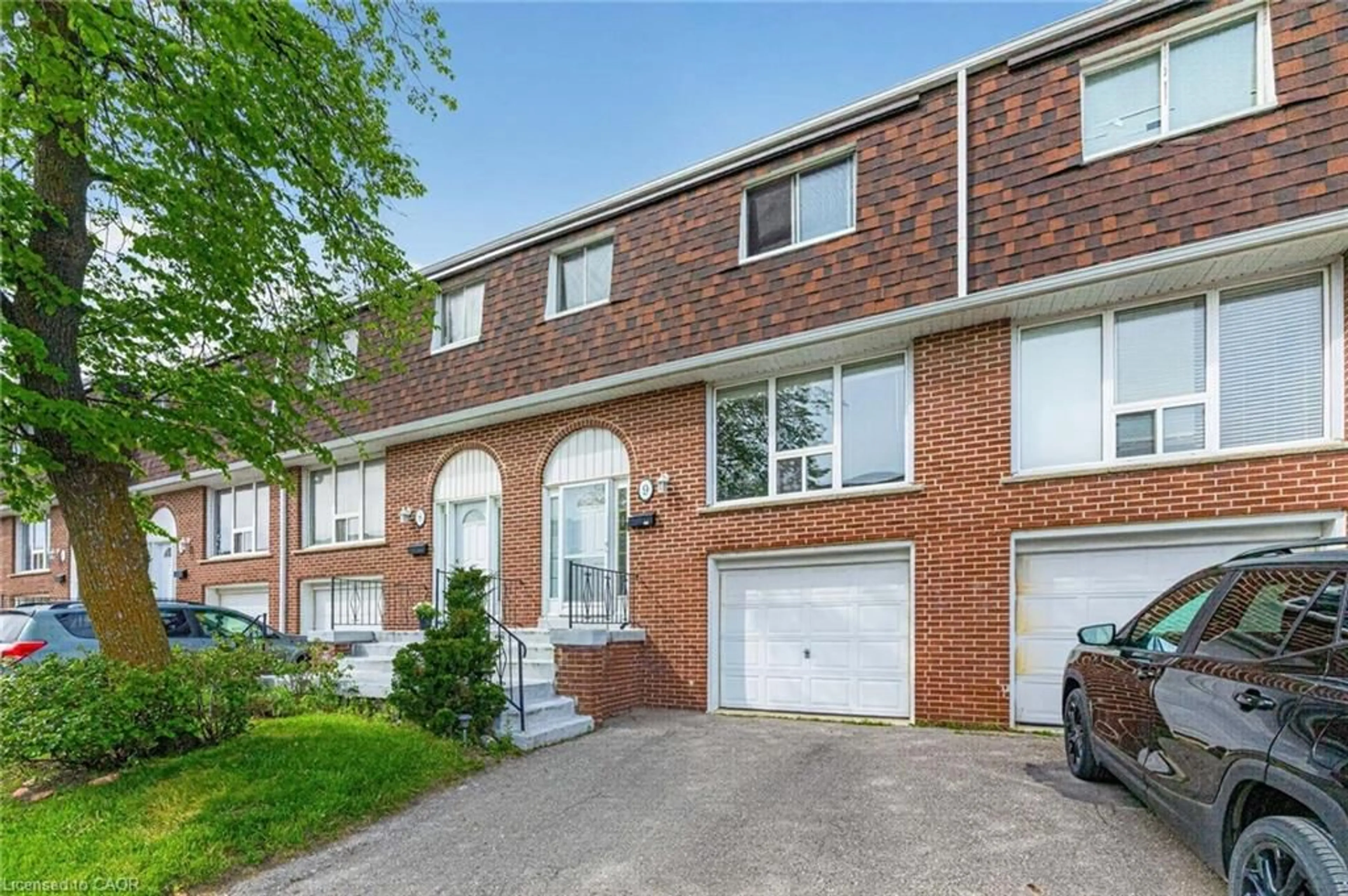 Home with brick exterior material, street for 2380 Bromsgrove Rd #9, Mississauga Ontario L5J 4E6