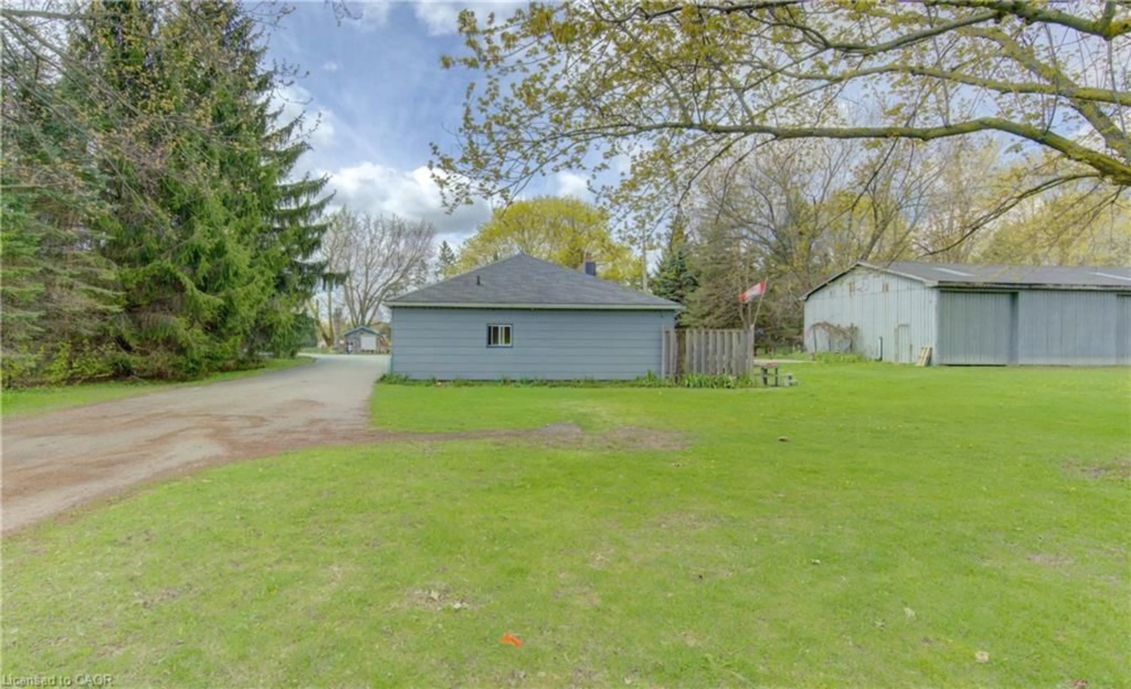 Shed for 186 Mcfarlin Dr, Mount Forest Ontario N0G 2L0
