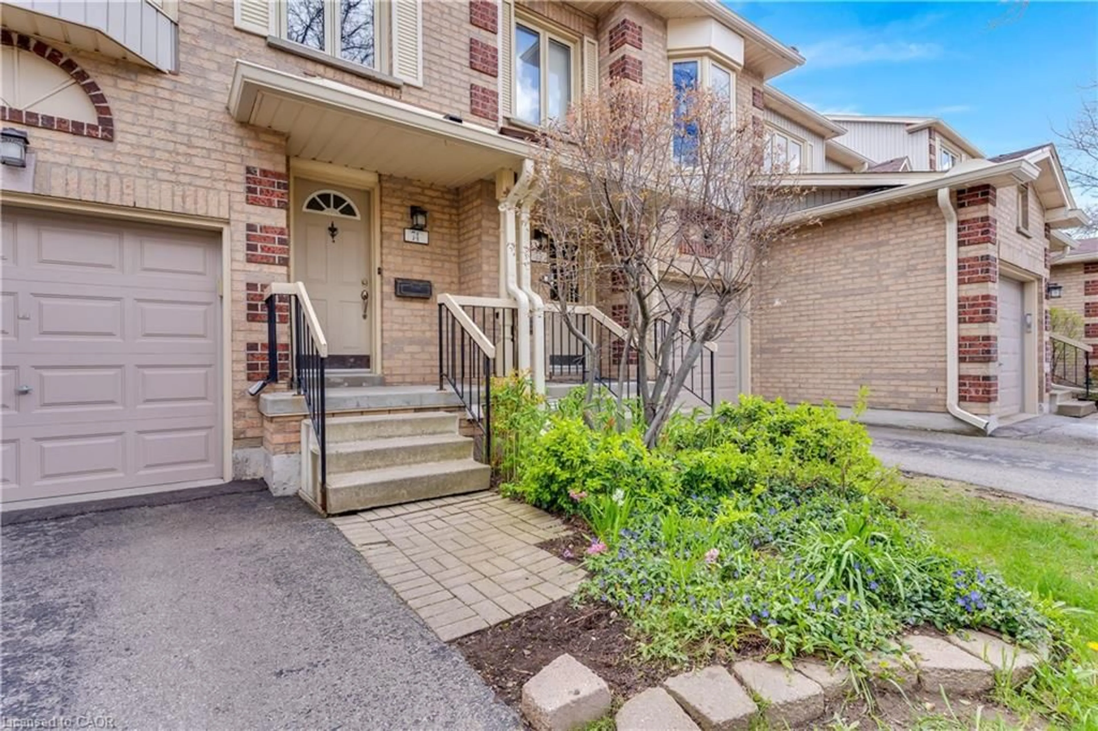 Unknown for 302 College Ave W #74, Guelph Ontario N1G 4T6