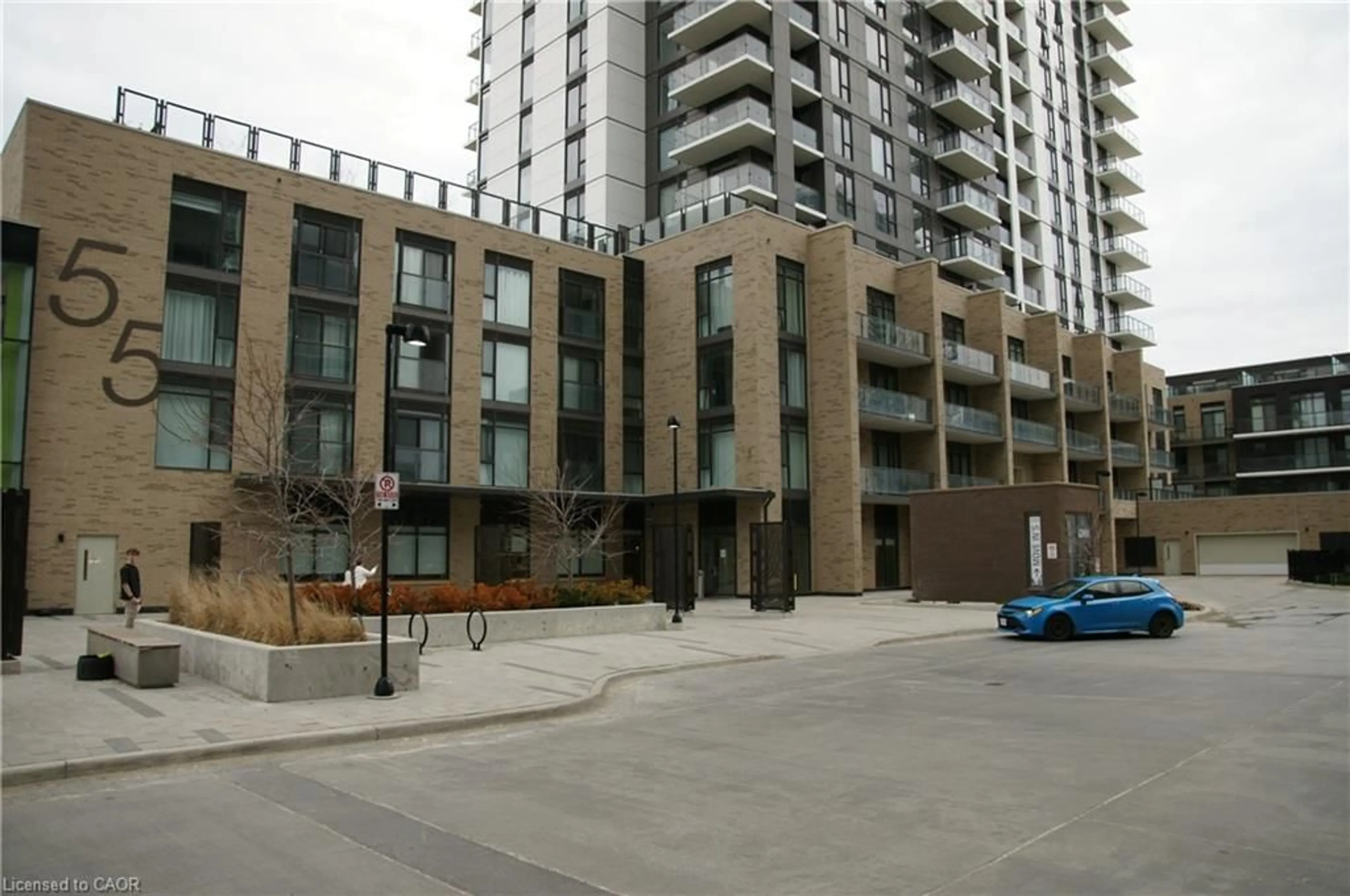 Patio, unknown for 55 Duke St #1006, Kitchener Ontario N2X 3H9