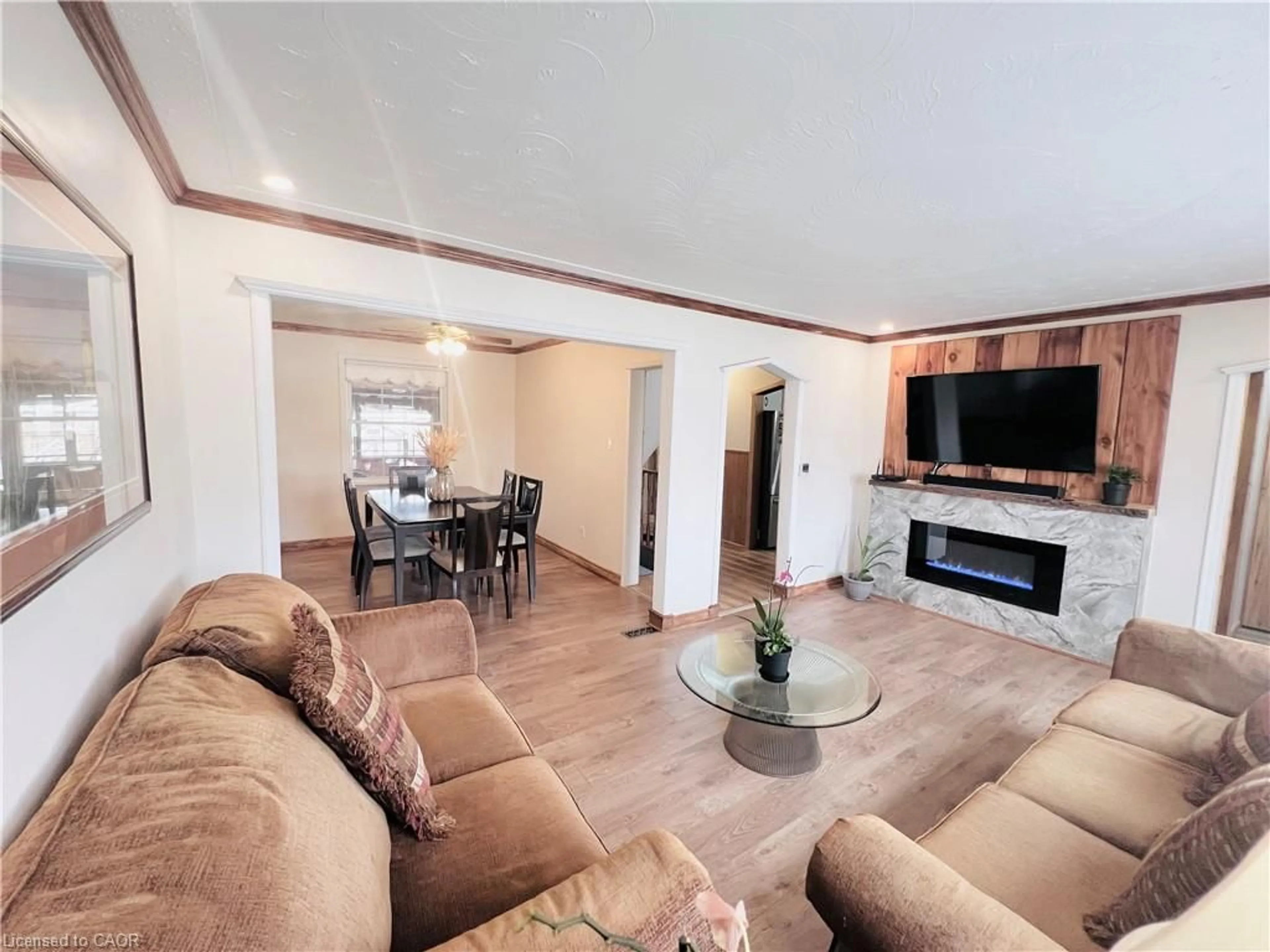 Living room with furniture, unknown for 56 Eastvale Pl, Hamilton Ontario L8H 1P1
