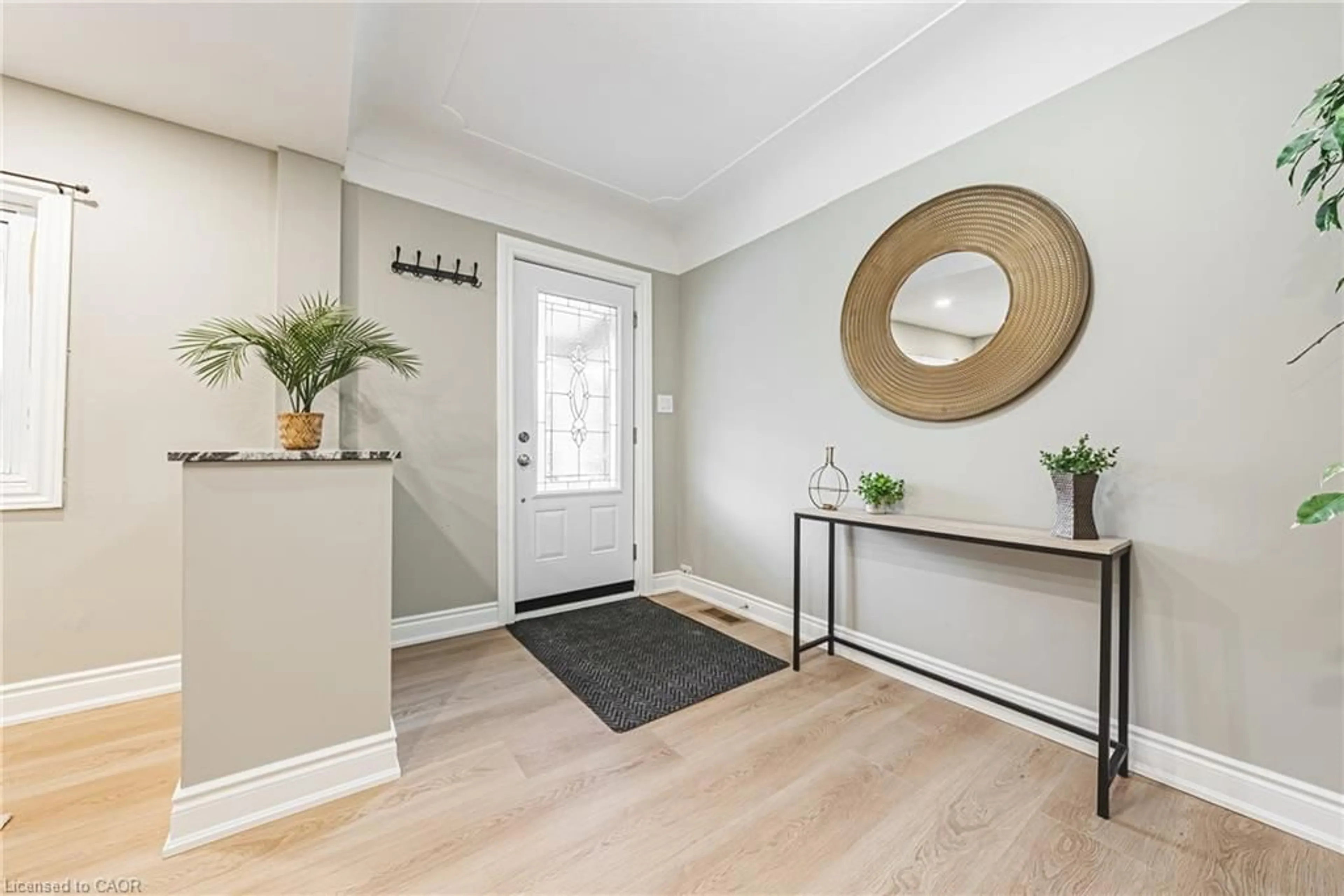 Indoor entryway for 24 Rowanwood St, Hamilton Ontario L8L 7H3