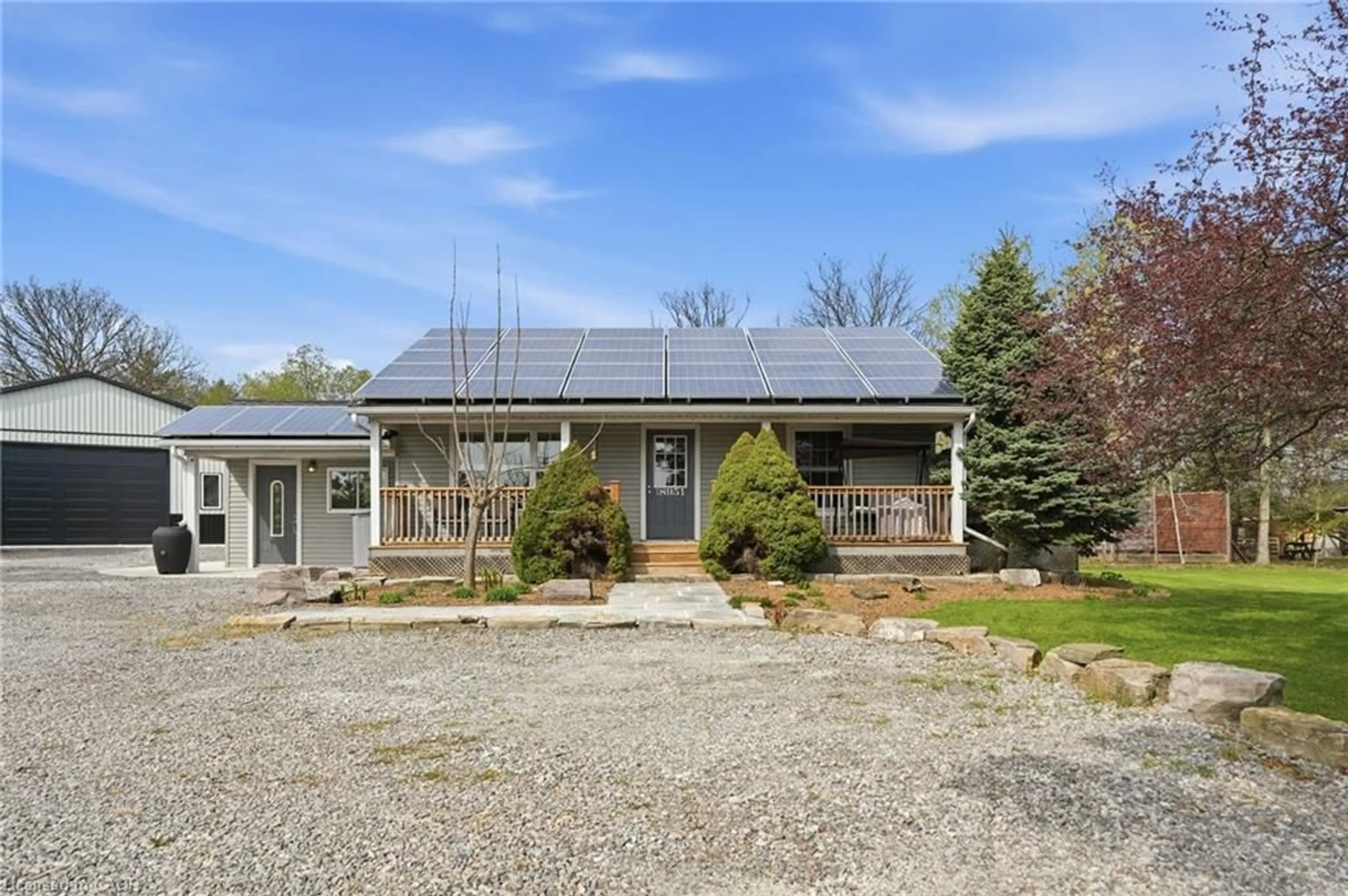 A pic from outside/outdoor area/front of a property/back of a property/a pic from drone, street for 8951 Silver St, Caistor Ontario L0R 1E0