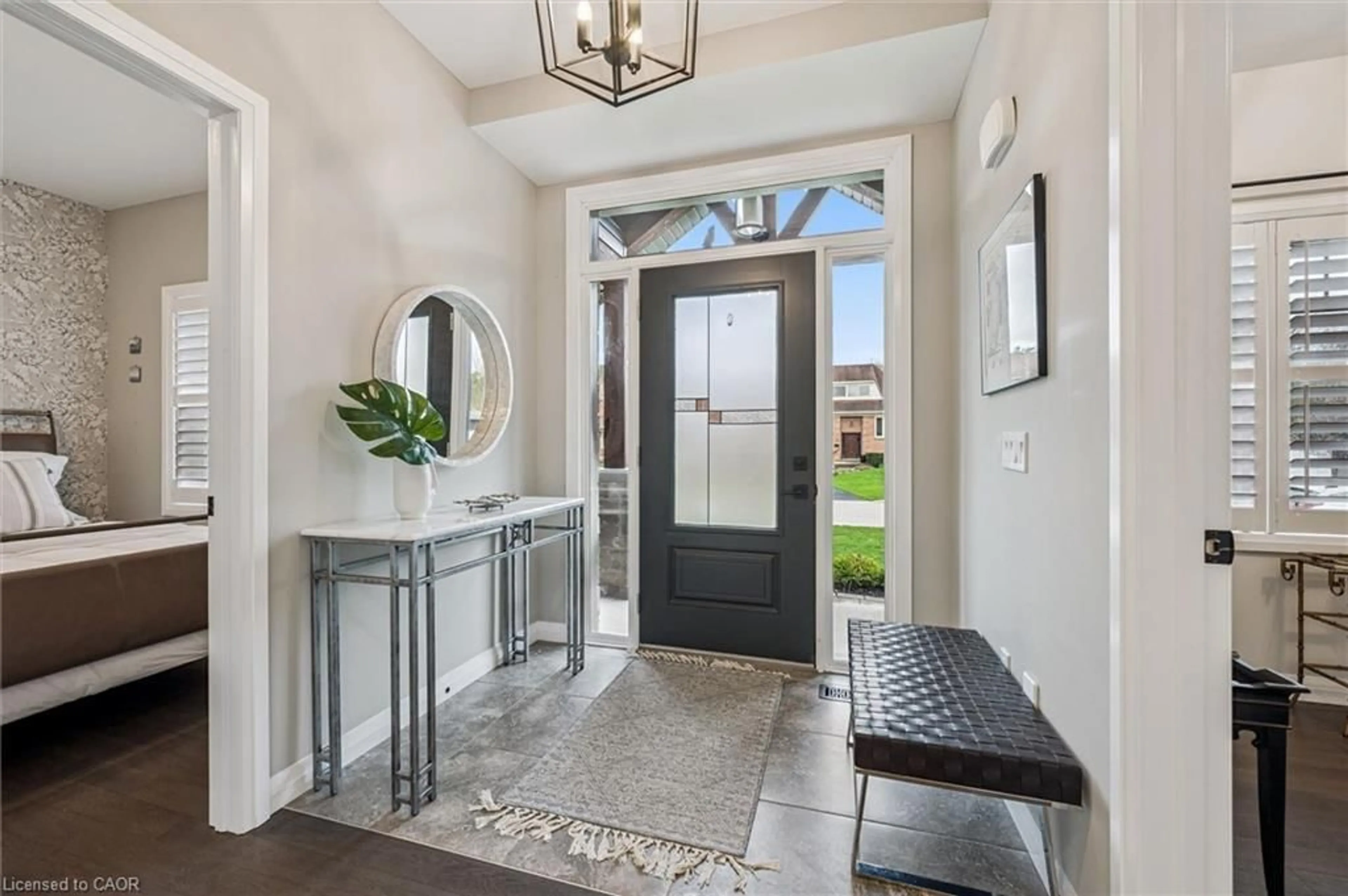 Indoor entryway for 10 Craighead Dr, Fergus Ontario N1M 2Z2
