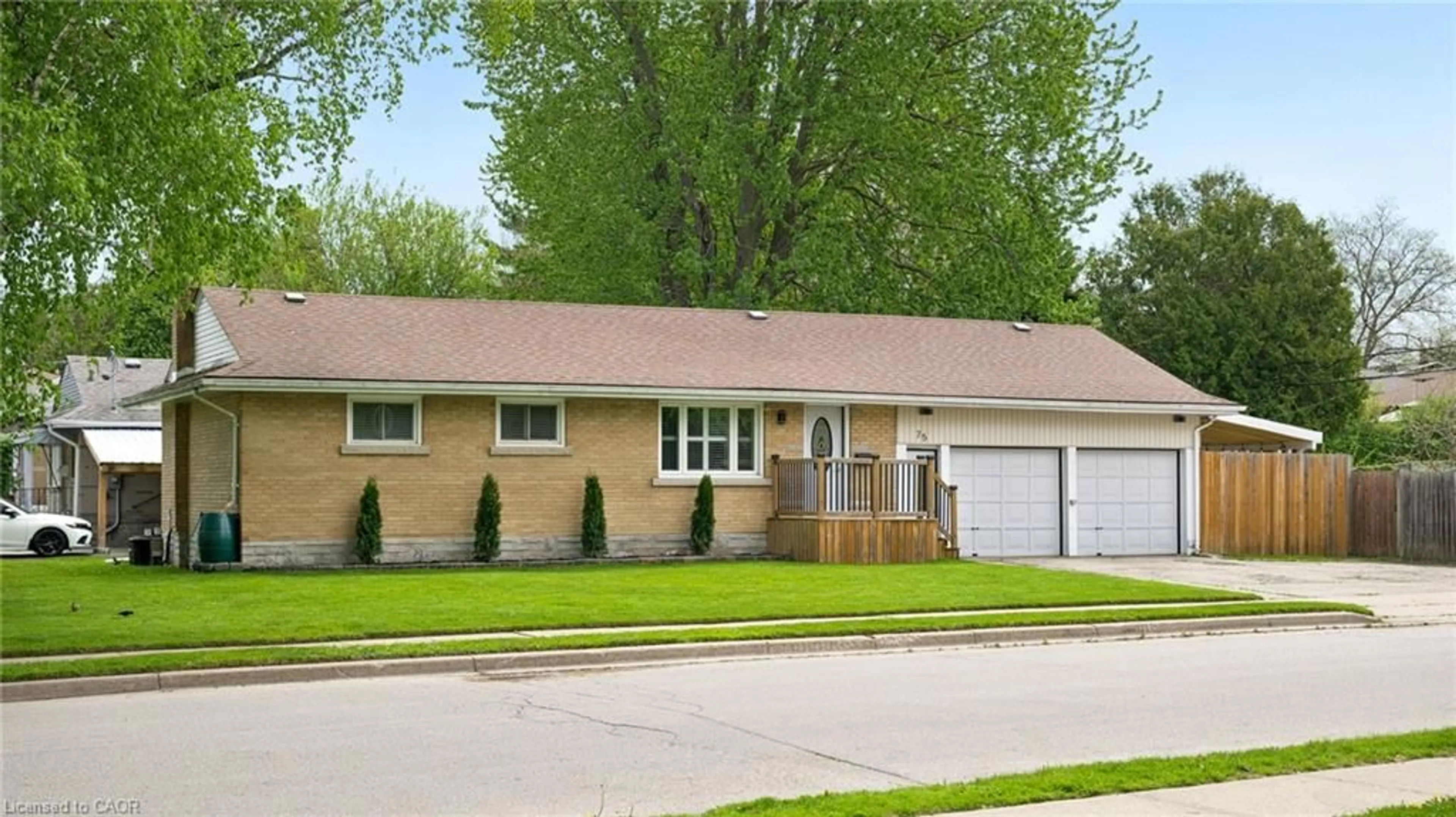 Home with vinyl exterior material, street for 75 Albert St, Cambridge Ontario N1R 3N3