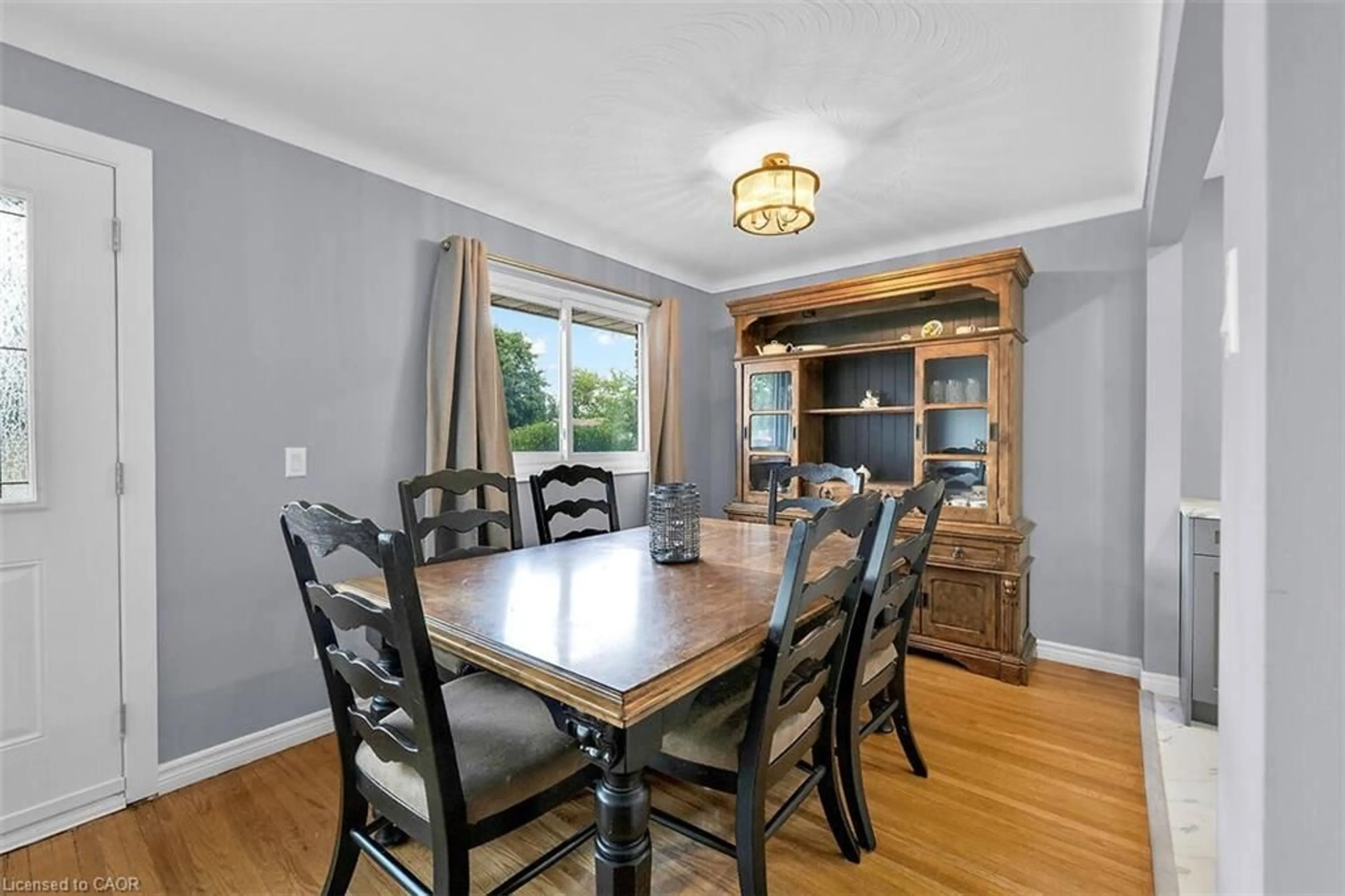 Dining room, wood/laminate floor for 24 Oxford St, Brantford Ontario N3R 5C6