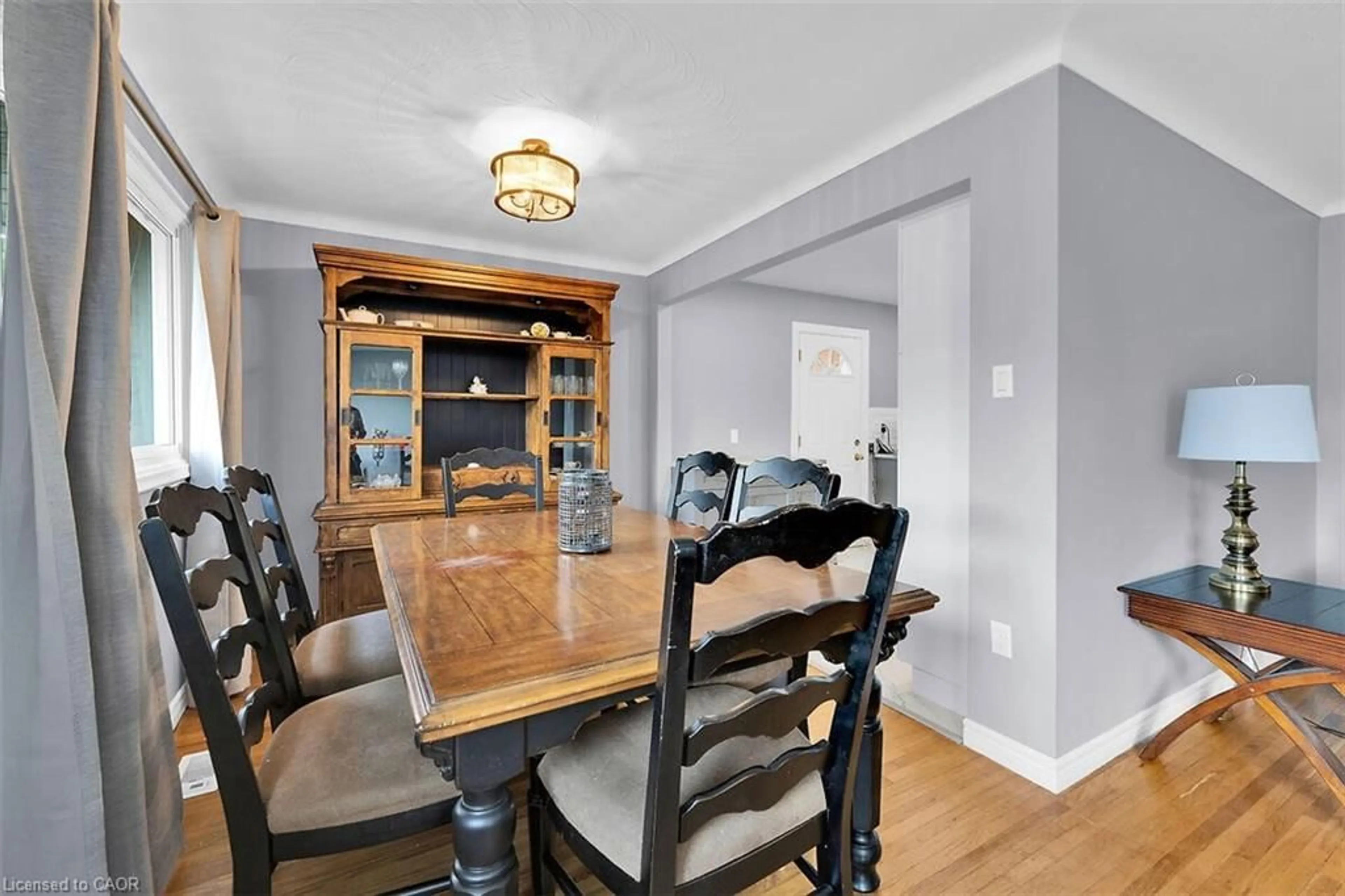 Dining room, wood/laminate floor for 24 Oxford St, Brantford Ontario N3R 5C6