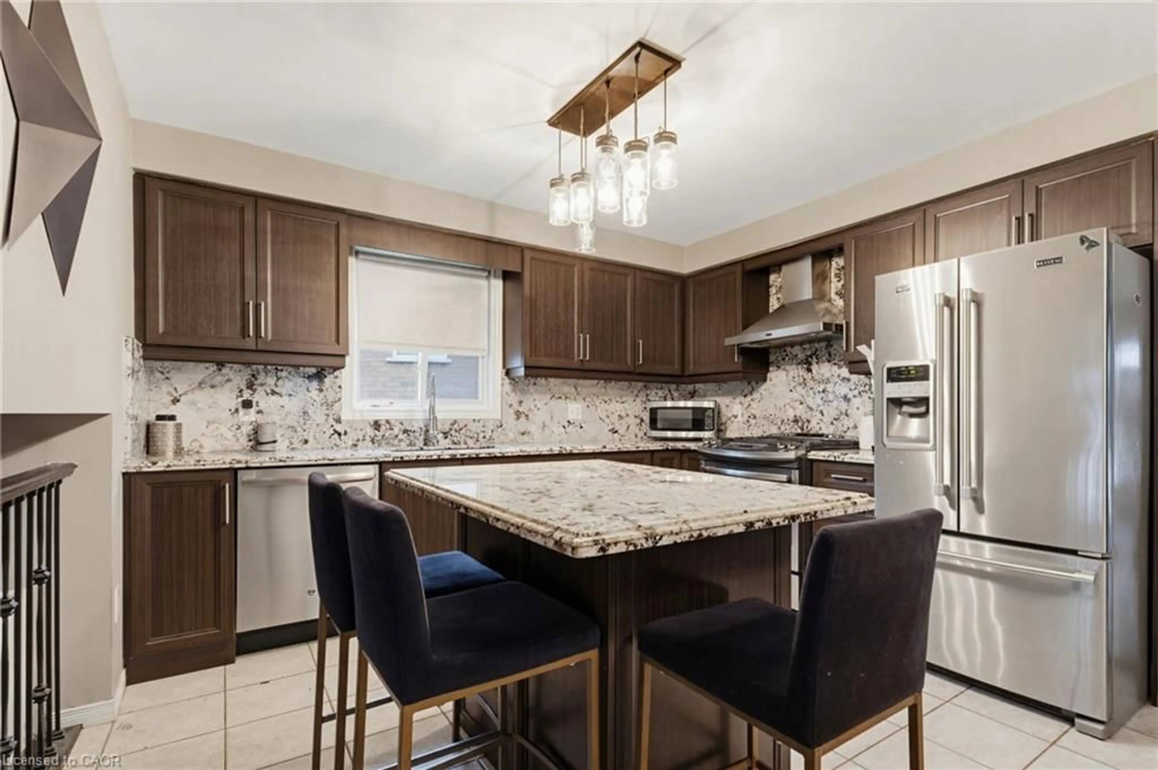 Open concept kitchen, ceramic/tile floor for 47 Hannah Cres, Hamilton Ontario L9B 2V4