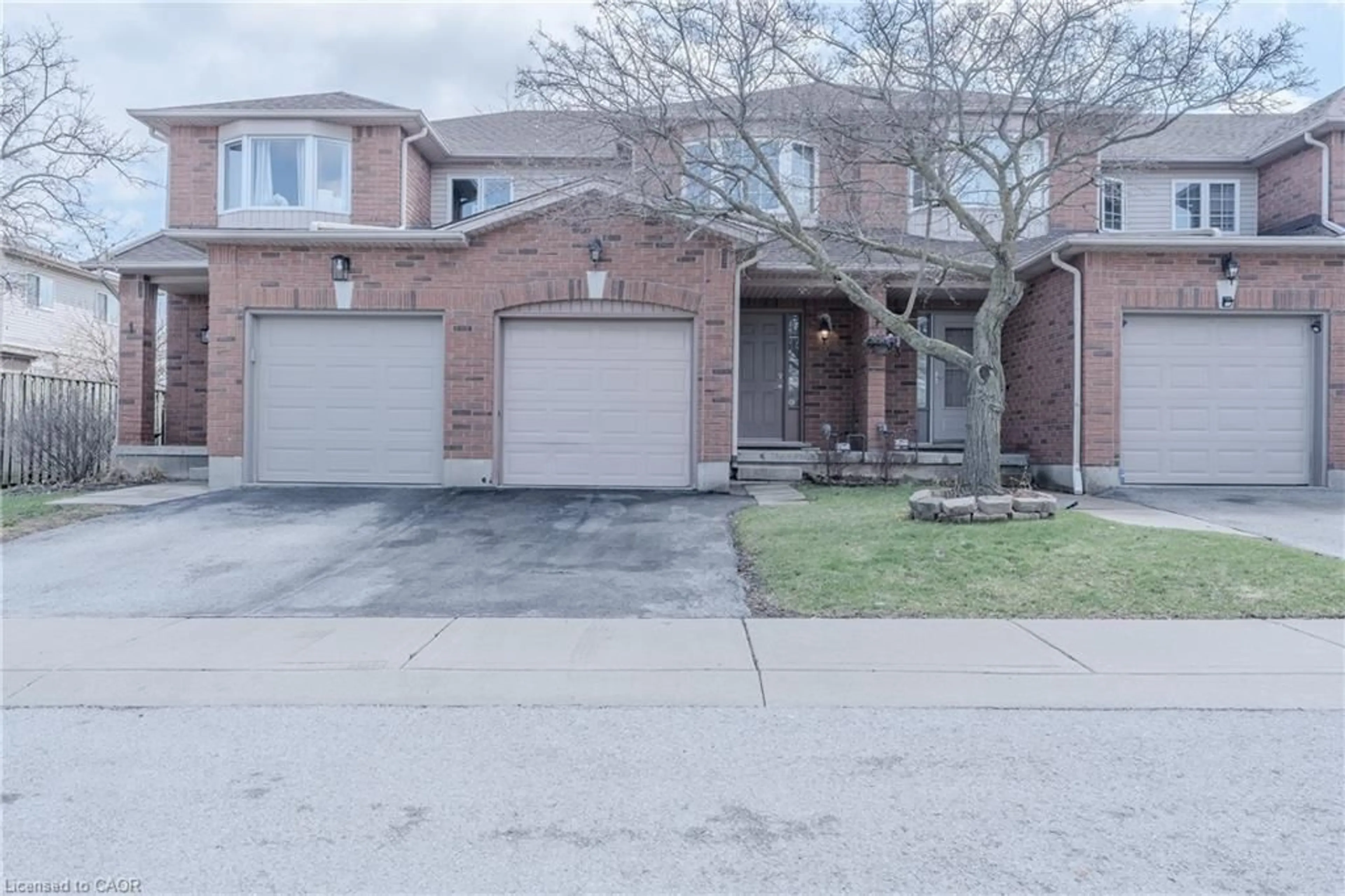 Home with brick exterior material, street for 171 Highbury Dr #2, Stoney Creek Ontario L8J 3Y9