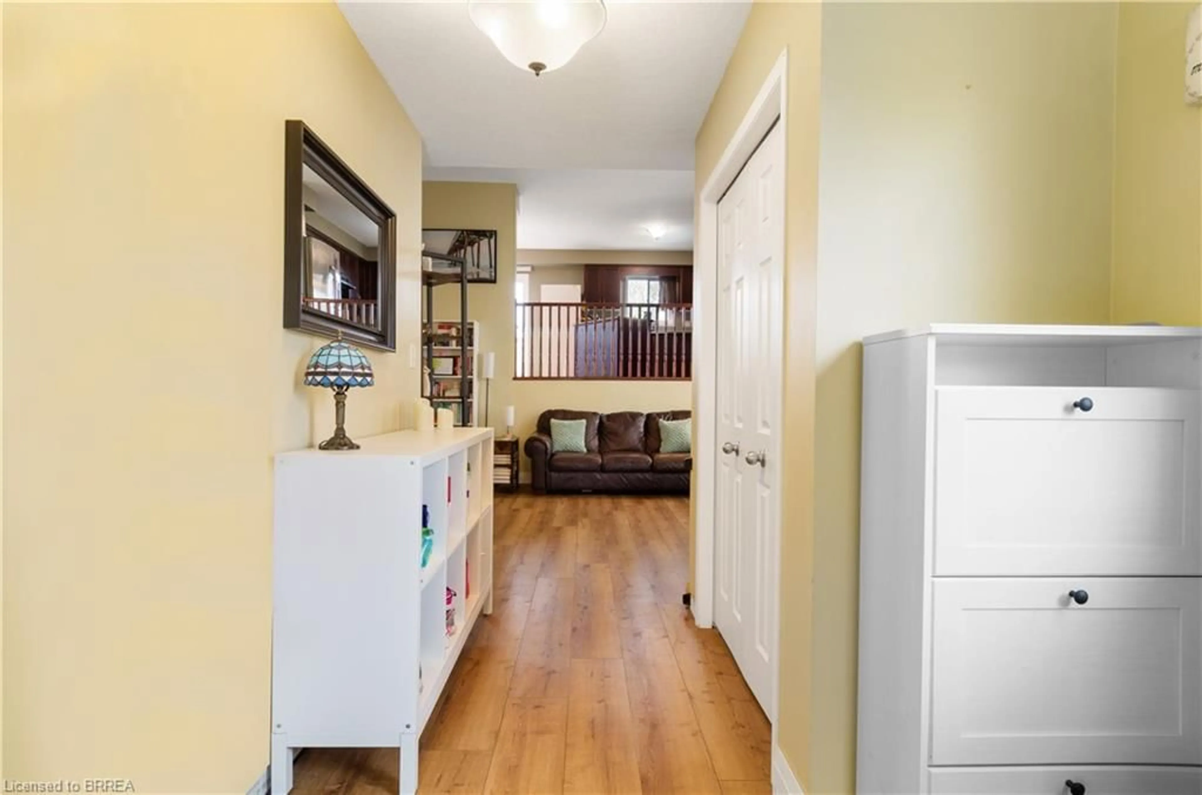 Indoor entryway for 194 Mcguiness Dr, Brantford Ontario N3T 0B5