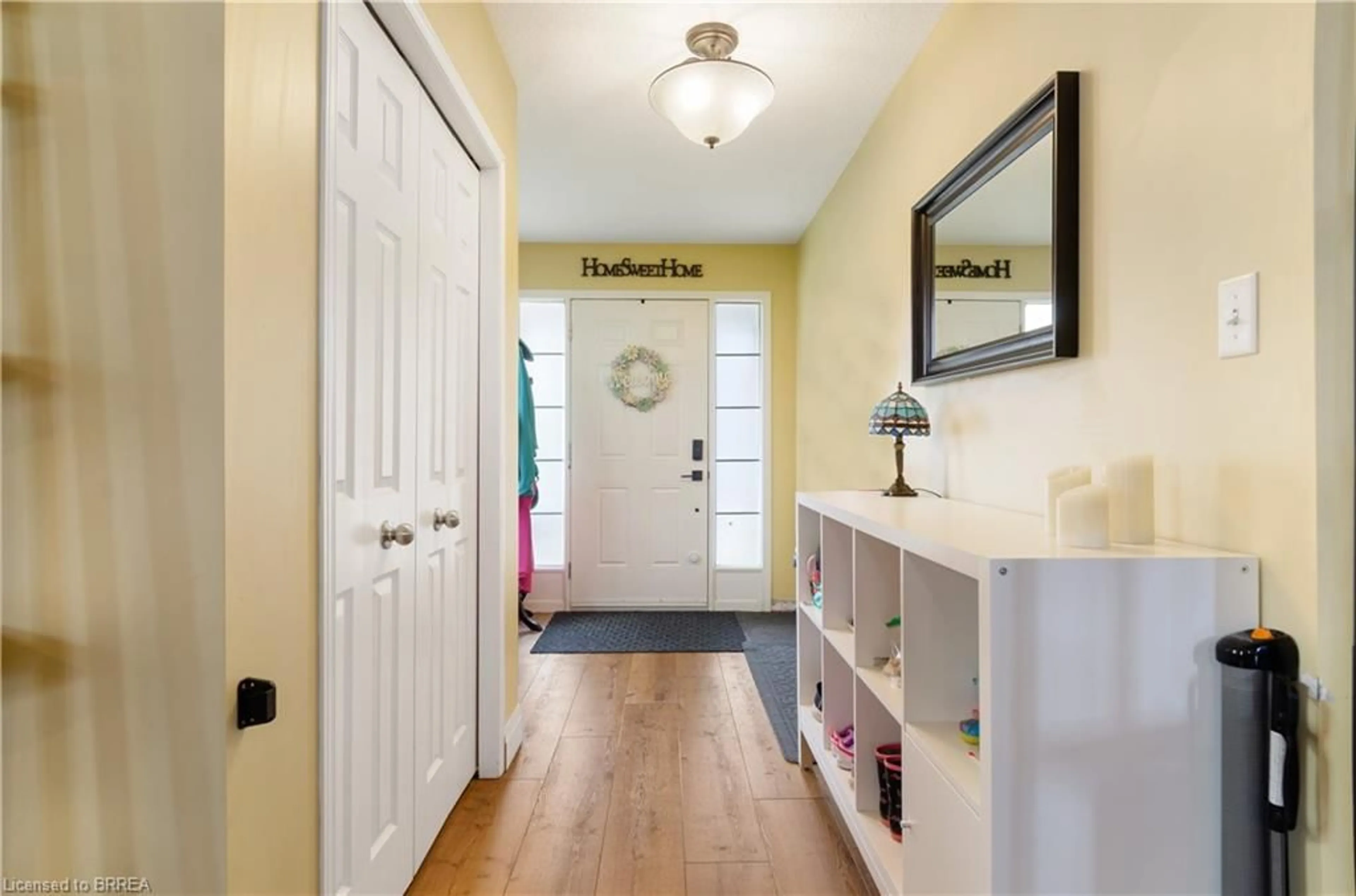 Indoor entryway for 194 Mcguiness Dr, Brantford Ontario N3T 0B5