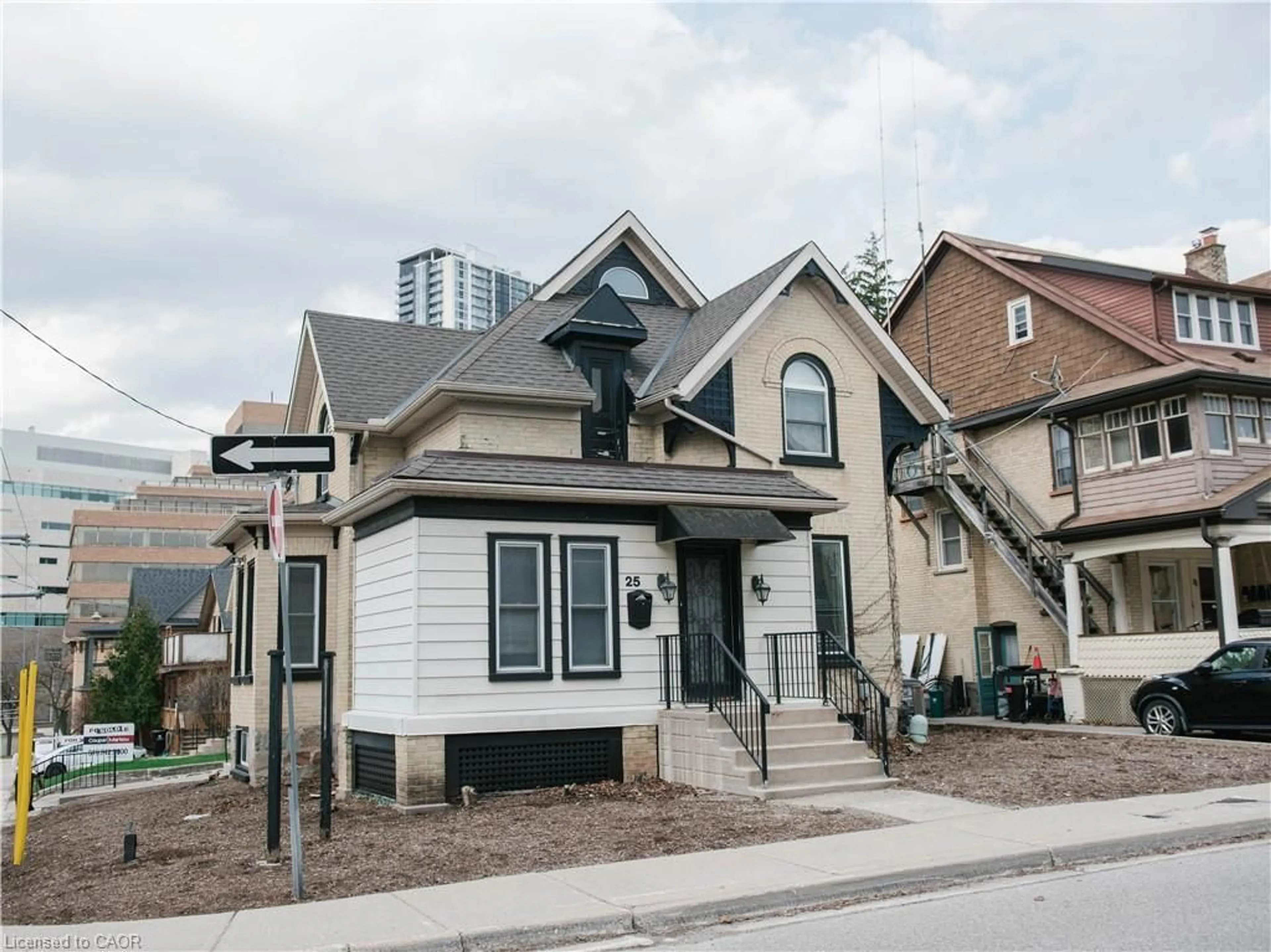 Unknown for 25 Irvin St, Kitchener Ontario N2H 1K6