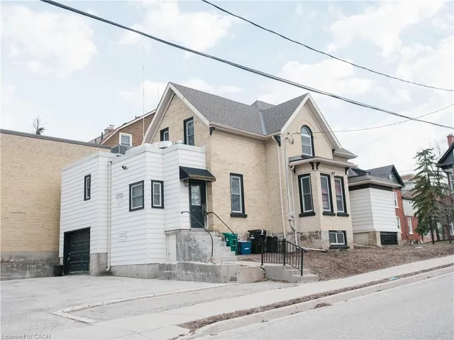 25 Irvin St, Kitchener 2