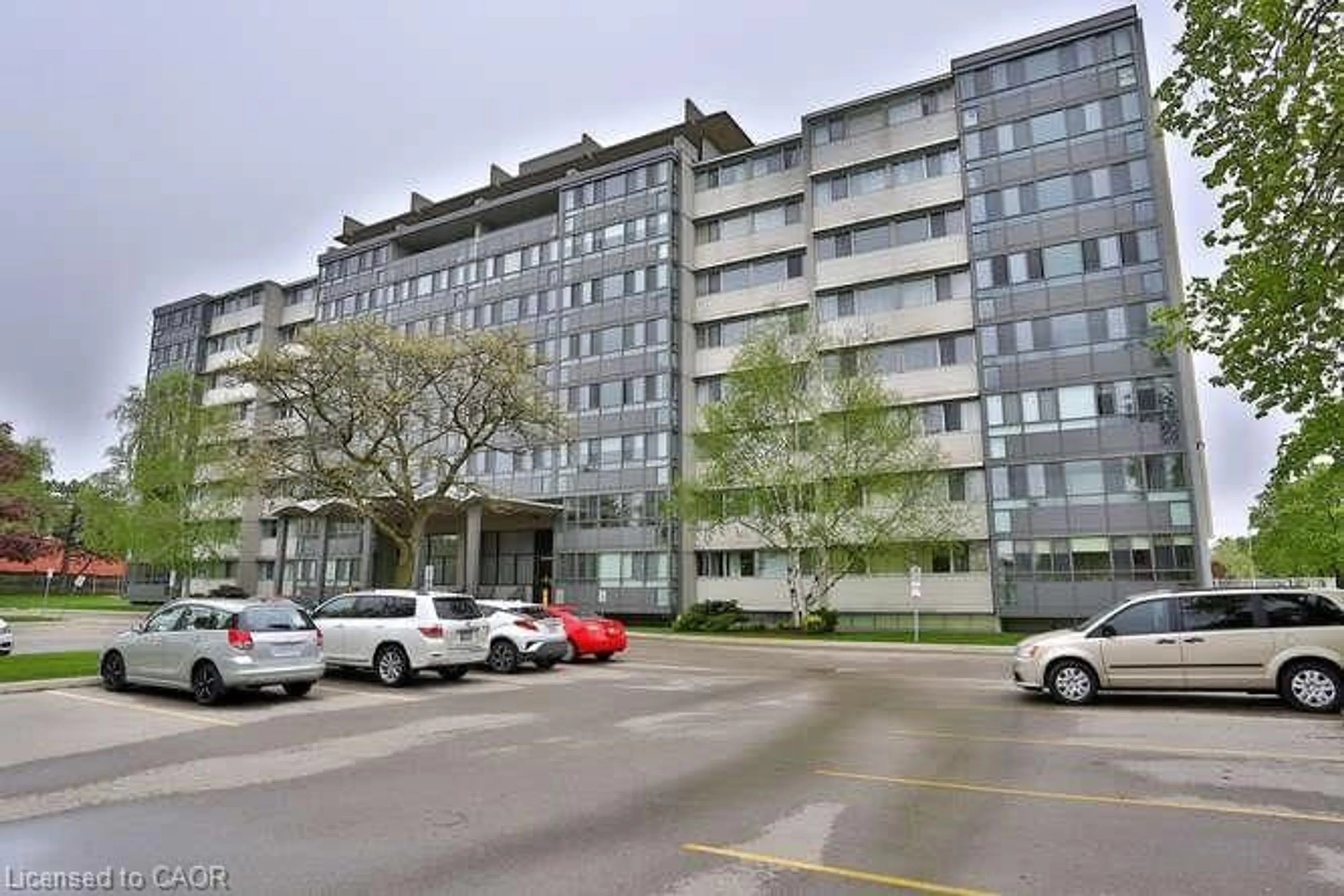 Blurry image for 24 Midland Dr #306, Kitchener Ontario N2A 2A8