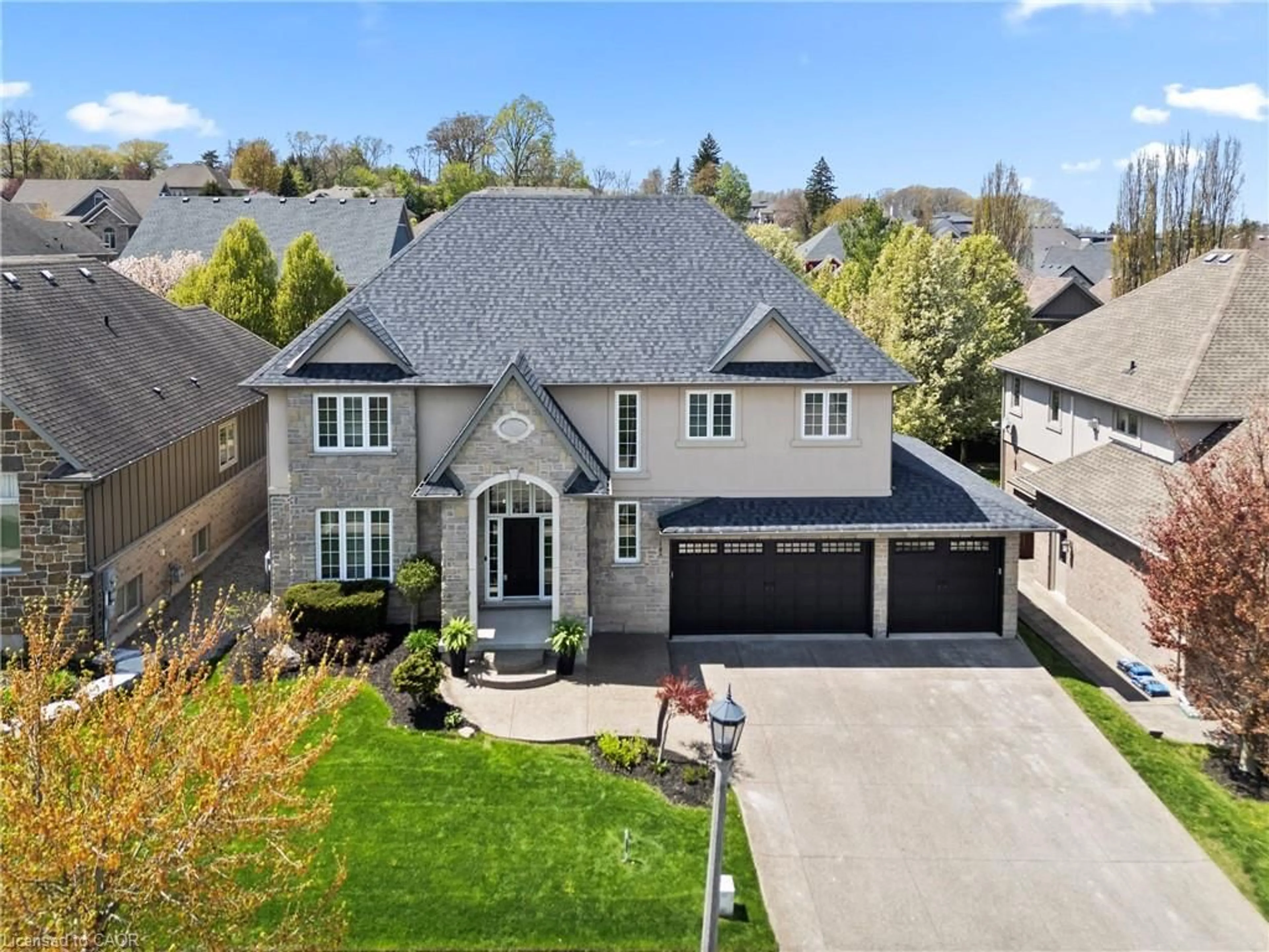 A pic from outside/outdoor area/front of a property/back of a property/a pic from drone, street for 24 Red Haven Dr, Niagara-on-the-Lake Ontario L0S 1P0