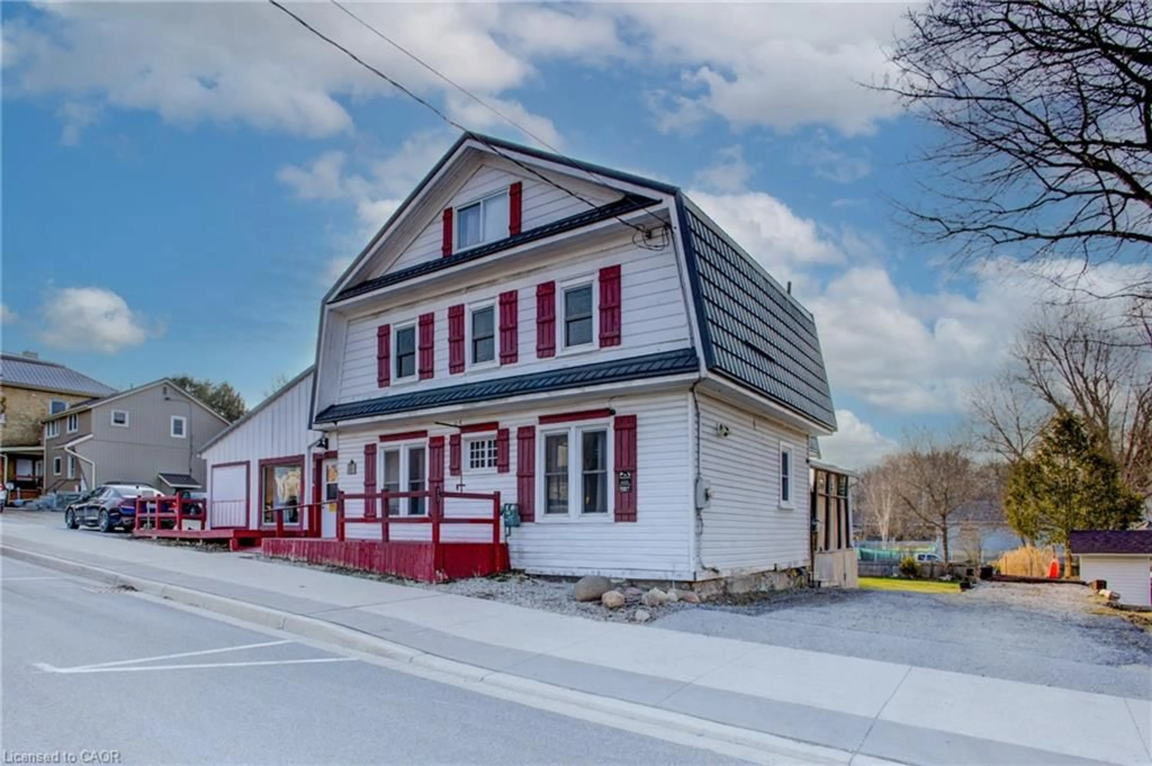 A pic from outside/outdoor area/front of a property/back of a property/a pic from drone, street for 17 Arthur St, Harriston Ontario N0G 1Z0