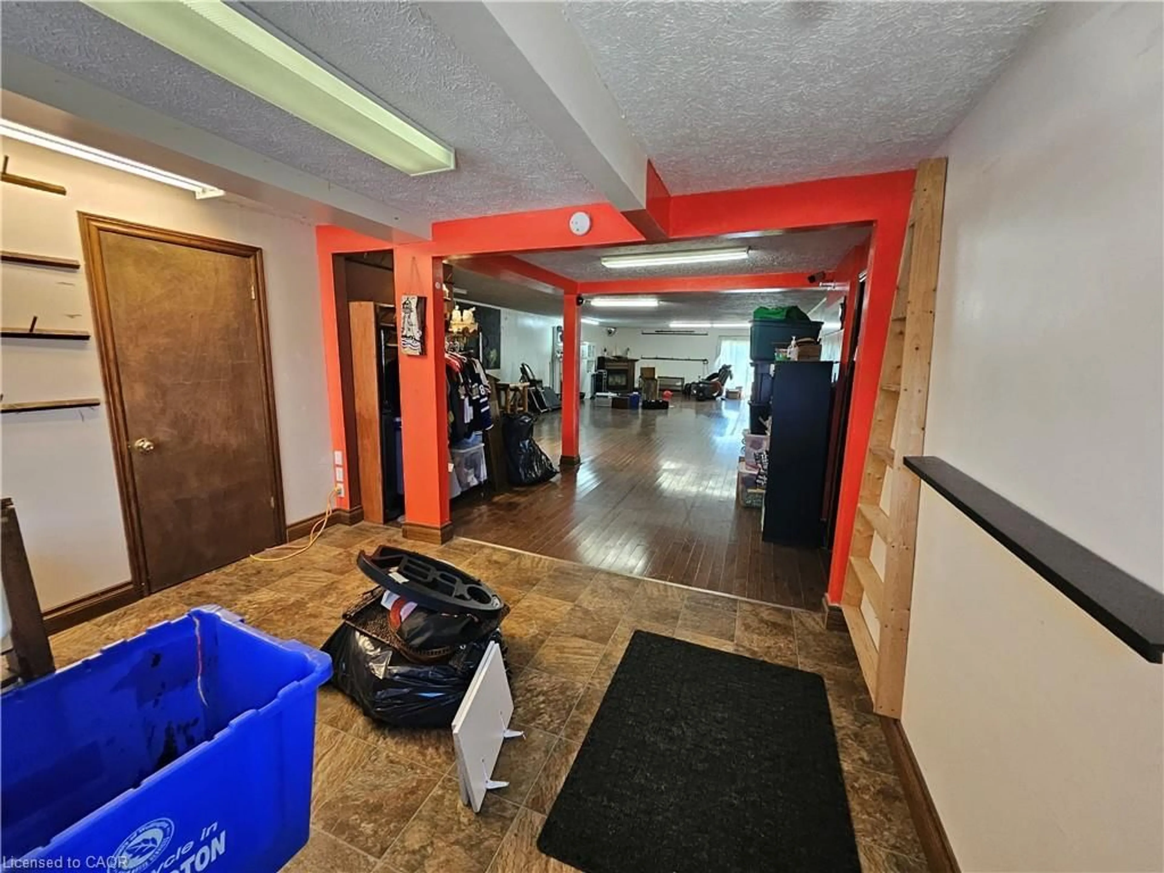 Indoor foyer for 17 Arthur St, Harriston Ontario N0G 1Z0