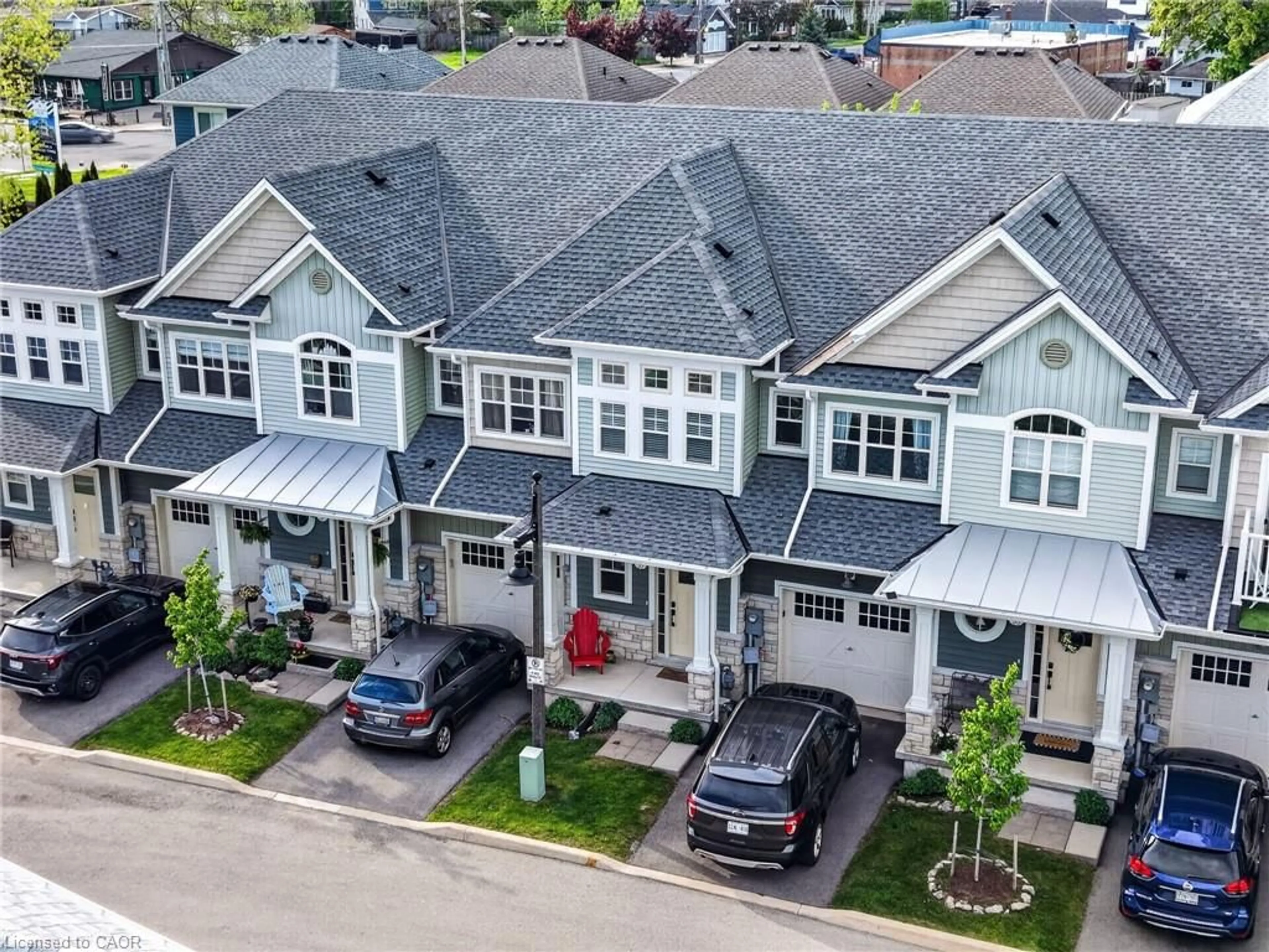 A pic from outside/outdoor area/front of a property/back of a property/a pic from drone, street for 35 Comet Lane, Fort Erie Ontario L0S 1B0