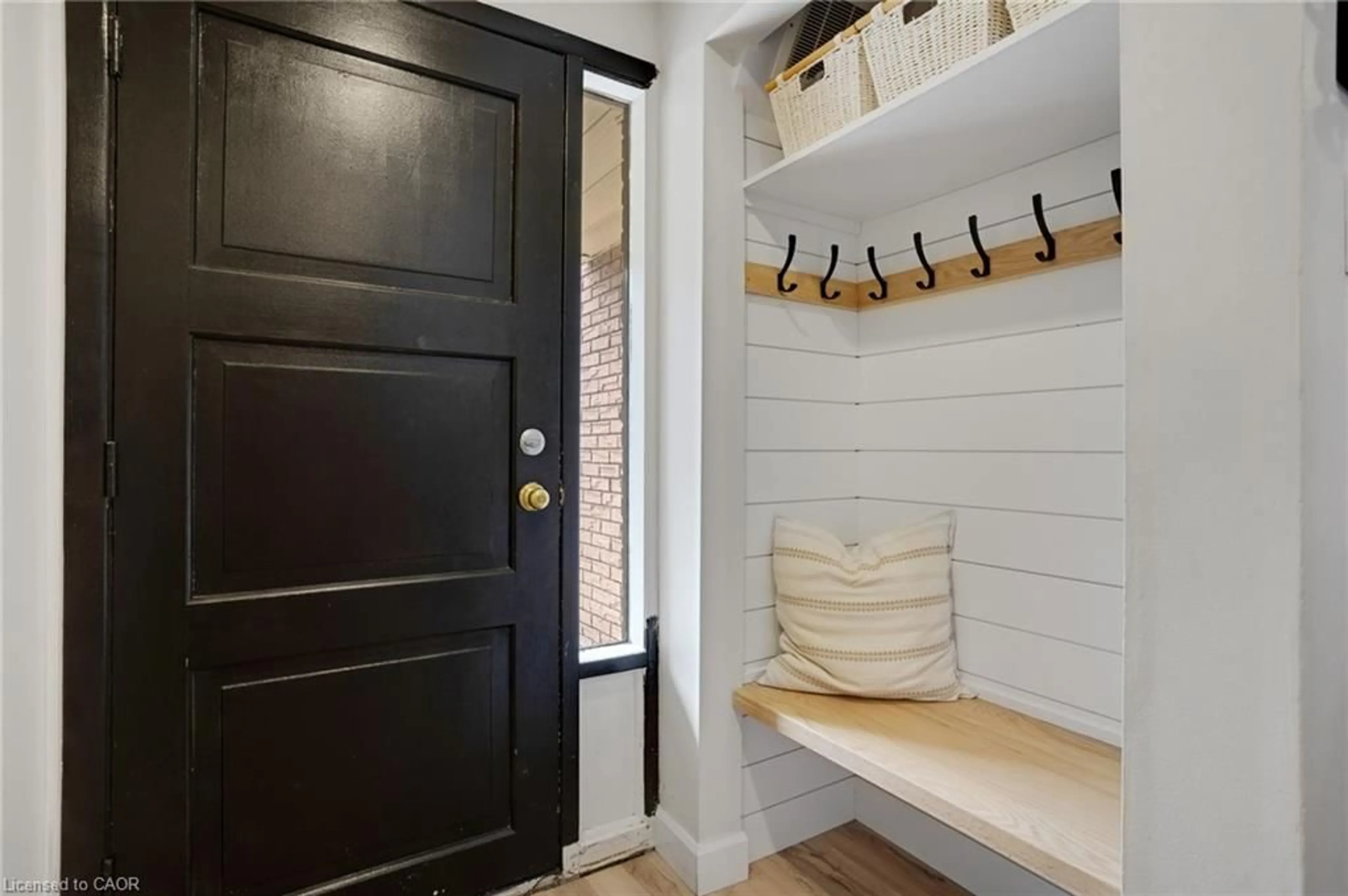 Indoor entryway for 230 Blair Rd #16, Cambridge Ontario N1S 2J8